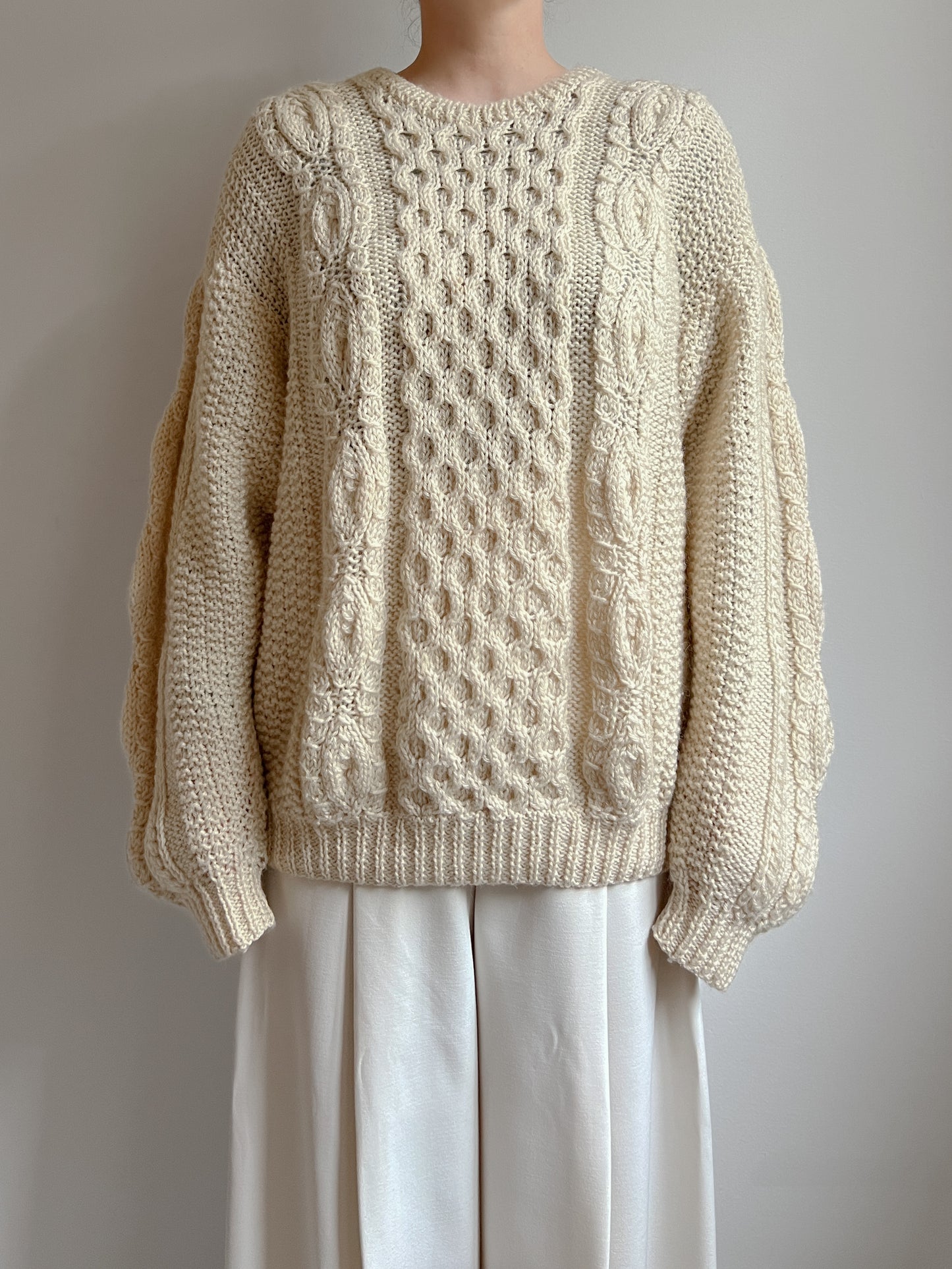 Pure wool embroidered ivory pull