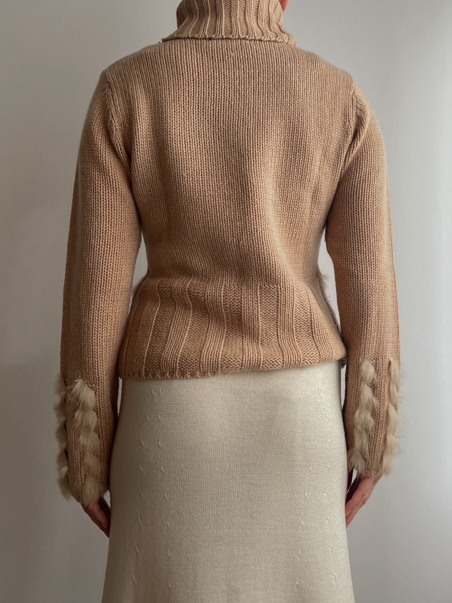 Pure wool camel pull