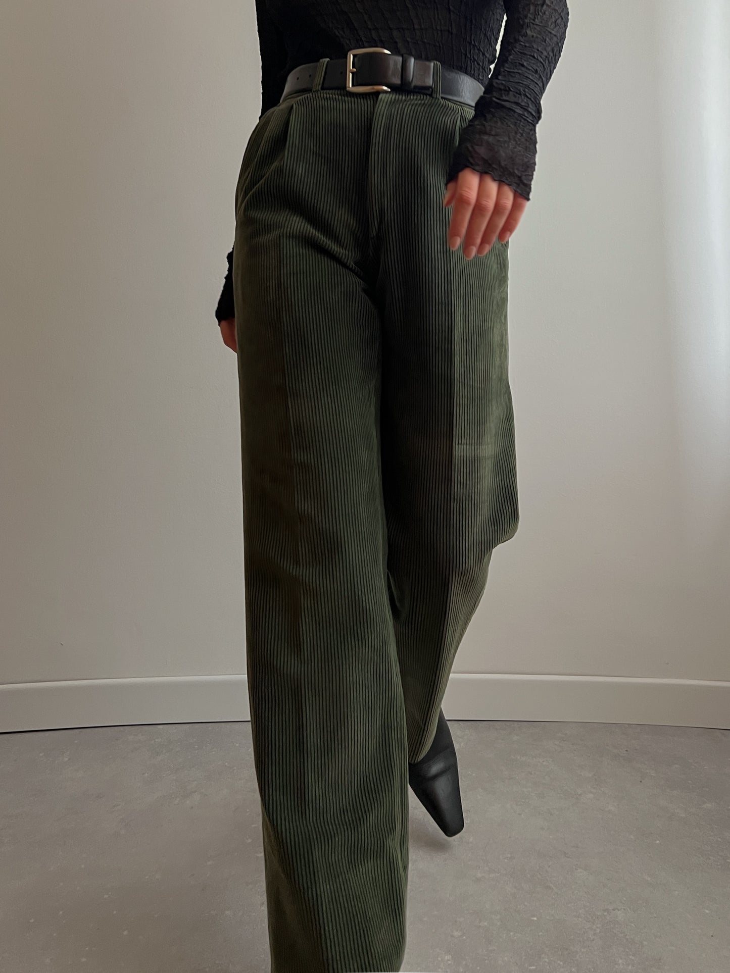 Pure velvet green pleatedpants