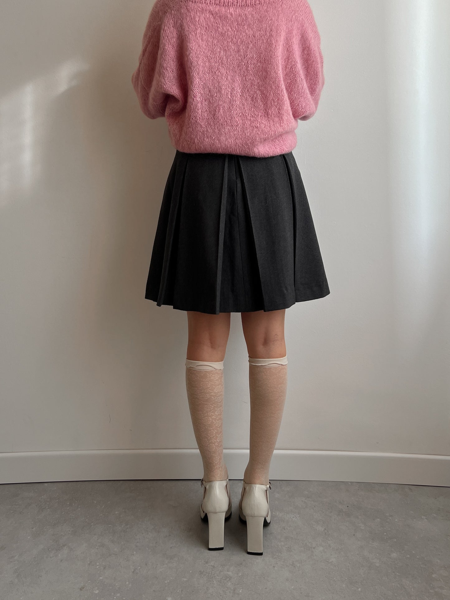 Pure wool pleated grey skirt