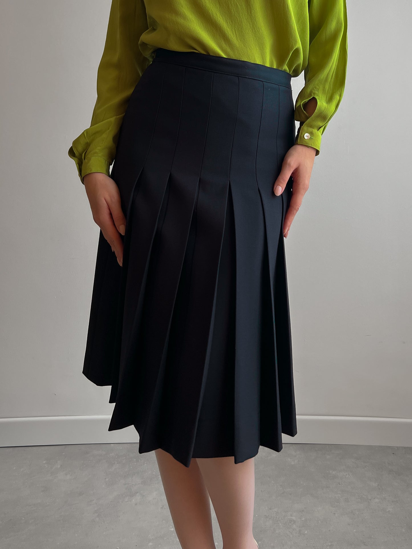 Pure wool pleated blue skirt