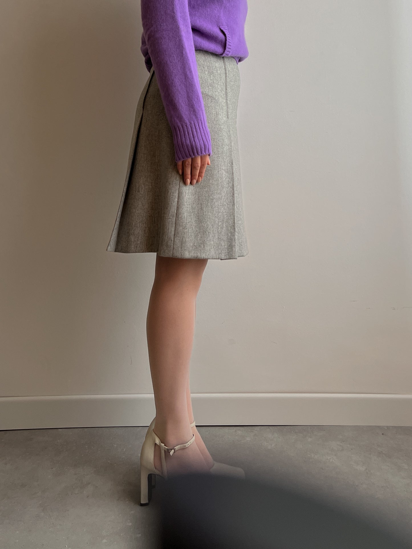 Pure wool pleated grey skirt