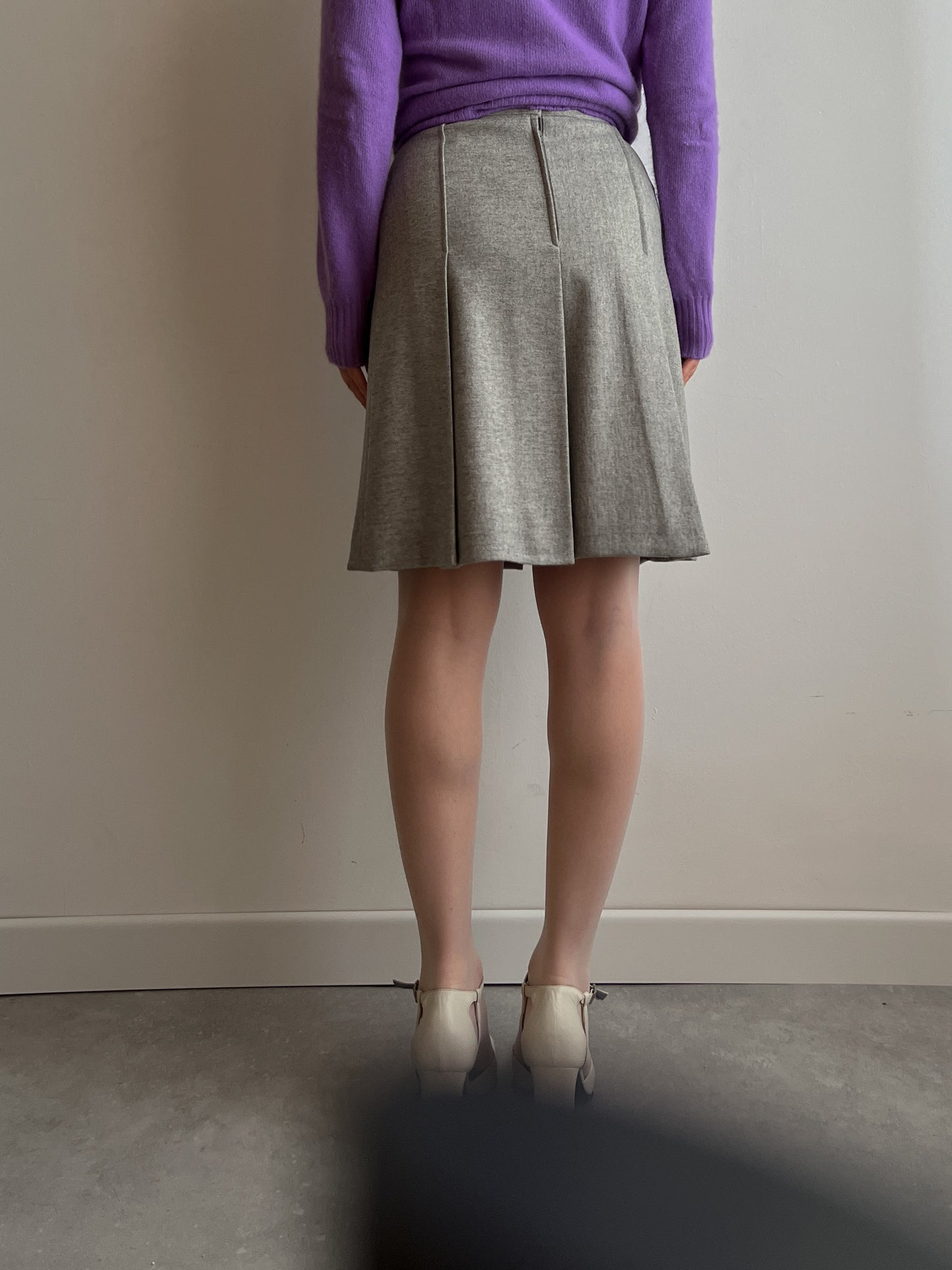 Pure wool pleated grey skirt