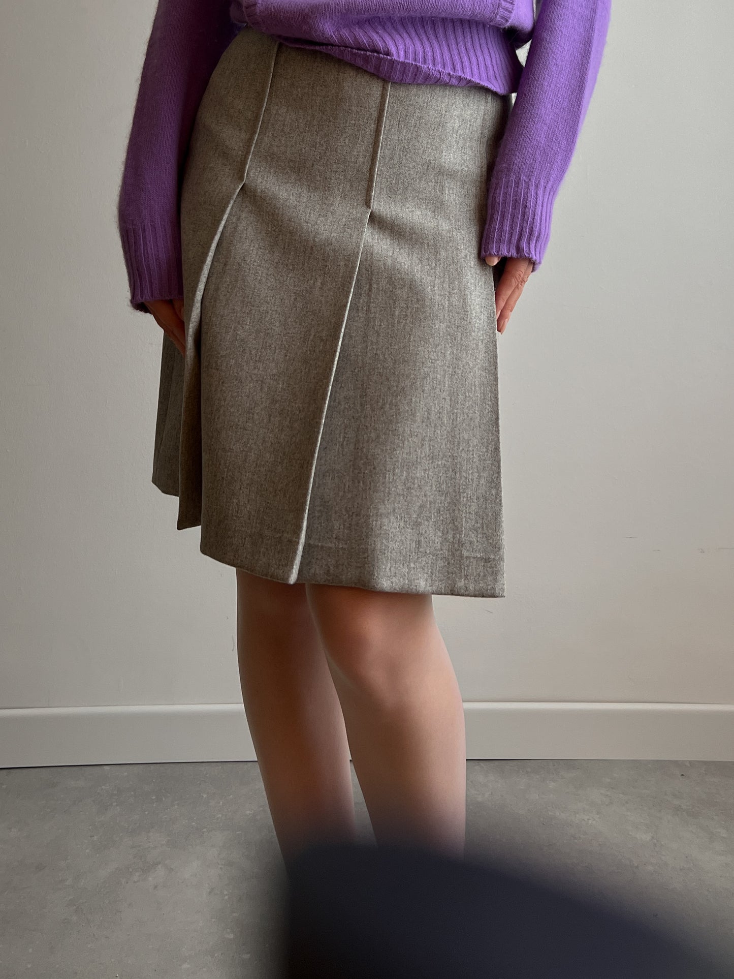 Pure wool pleated grey skirt