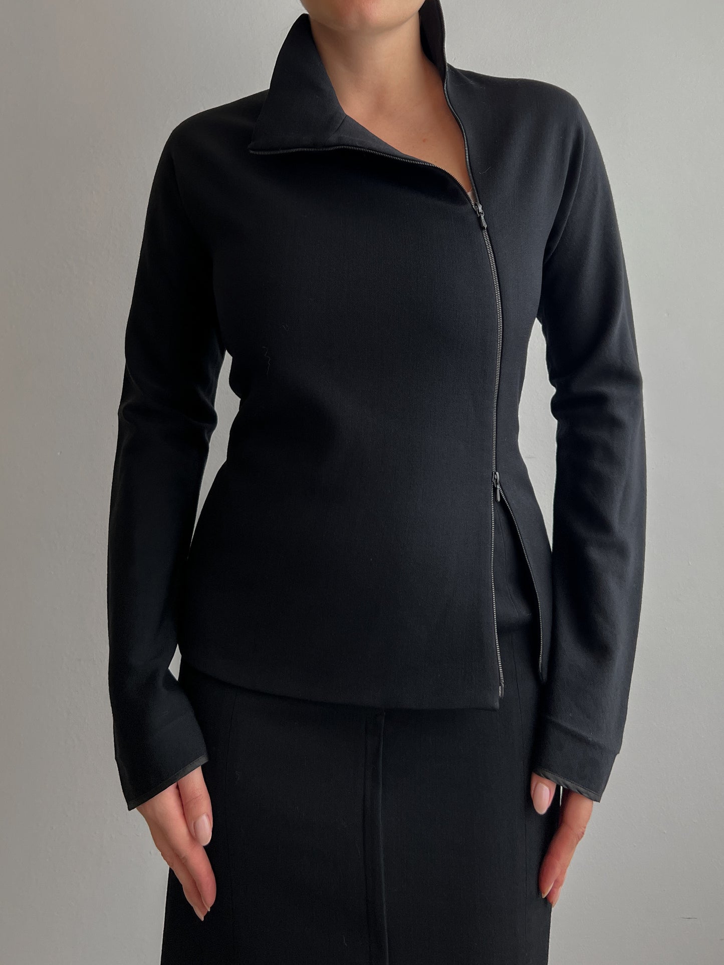 Wool black zipped suit