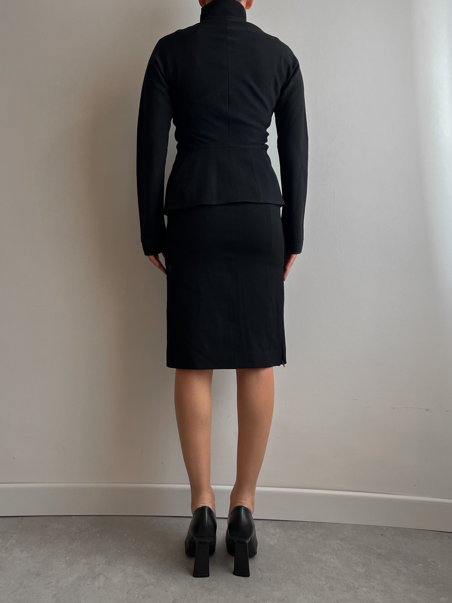 Wool black zipped suit