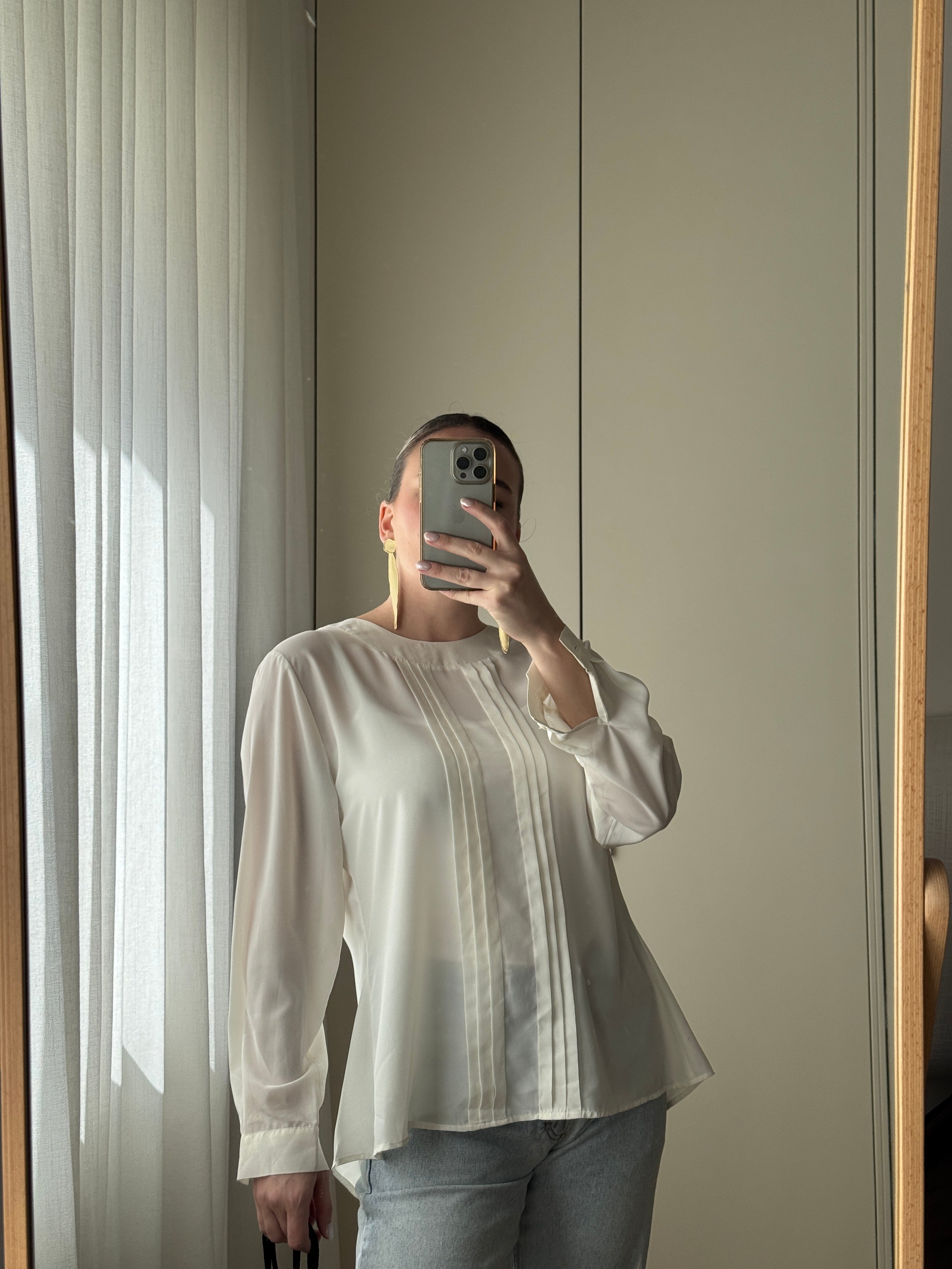 Blusa in viscosa con pieghe frontali