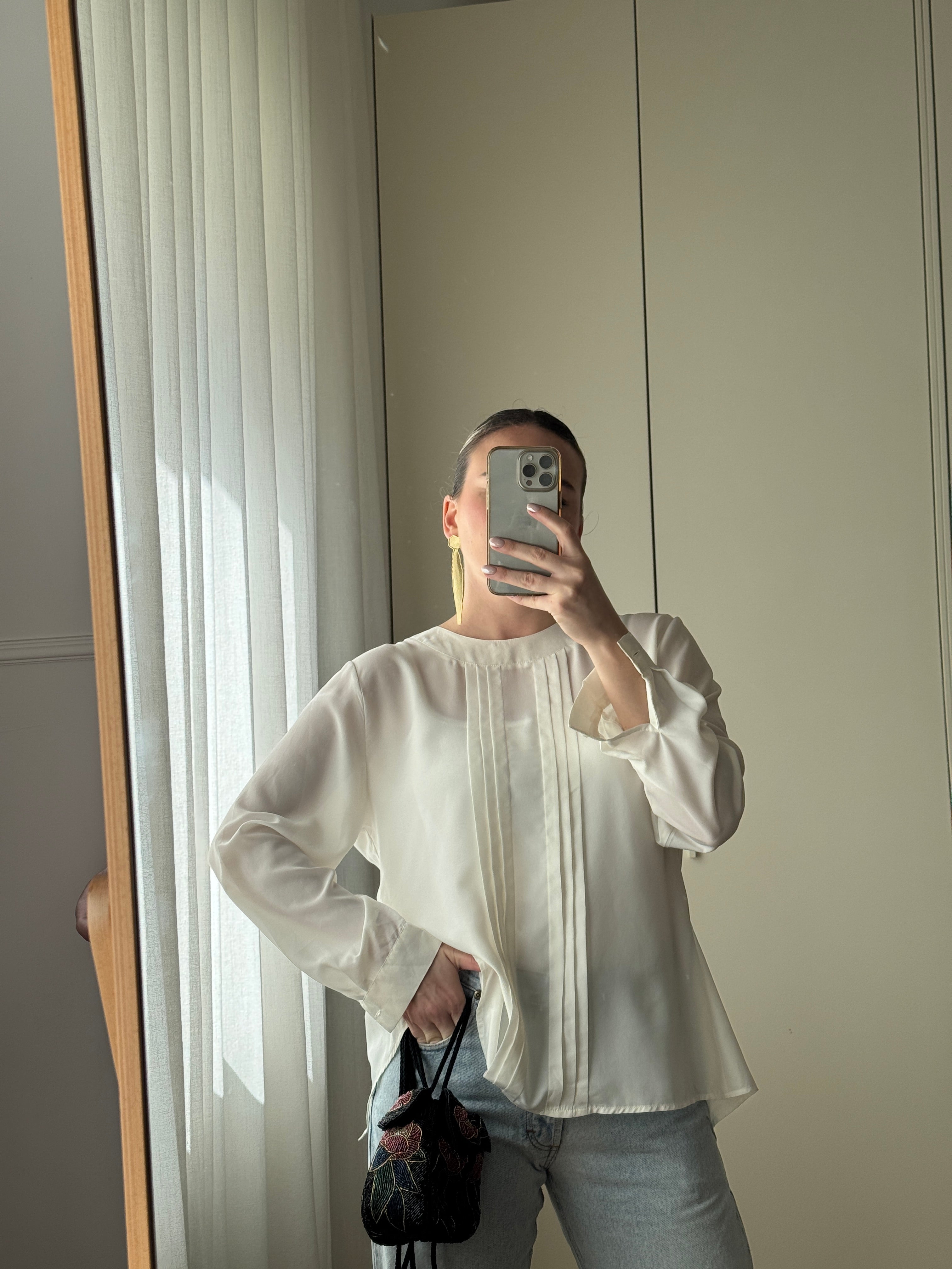Blusa in viscosa con pieghe frontali