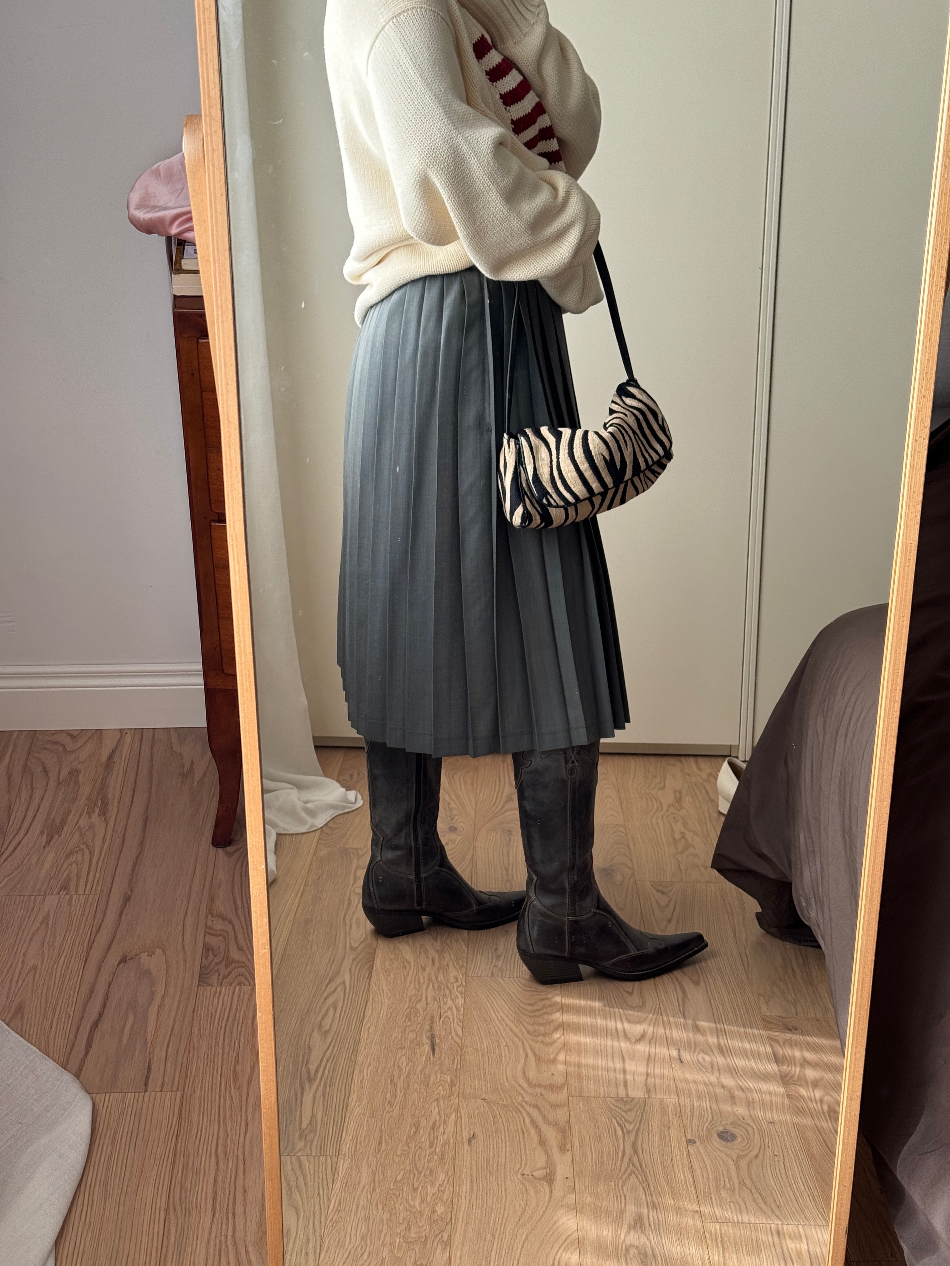 Gonna plissettata in fresco lana grigio ceruleo