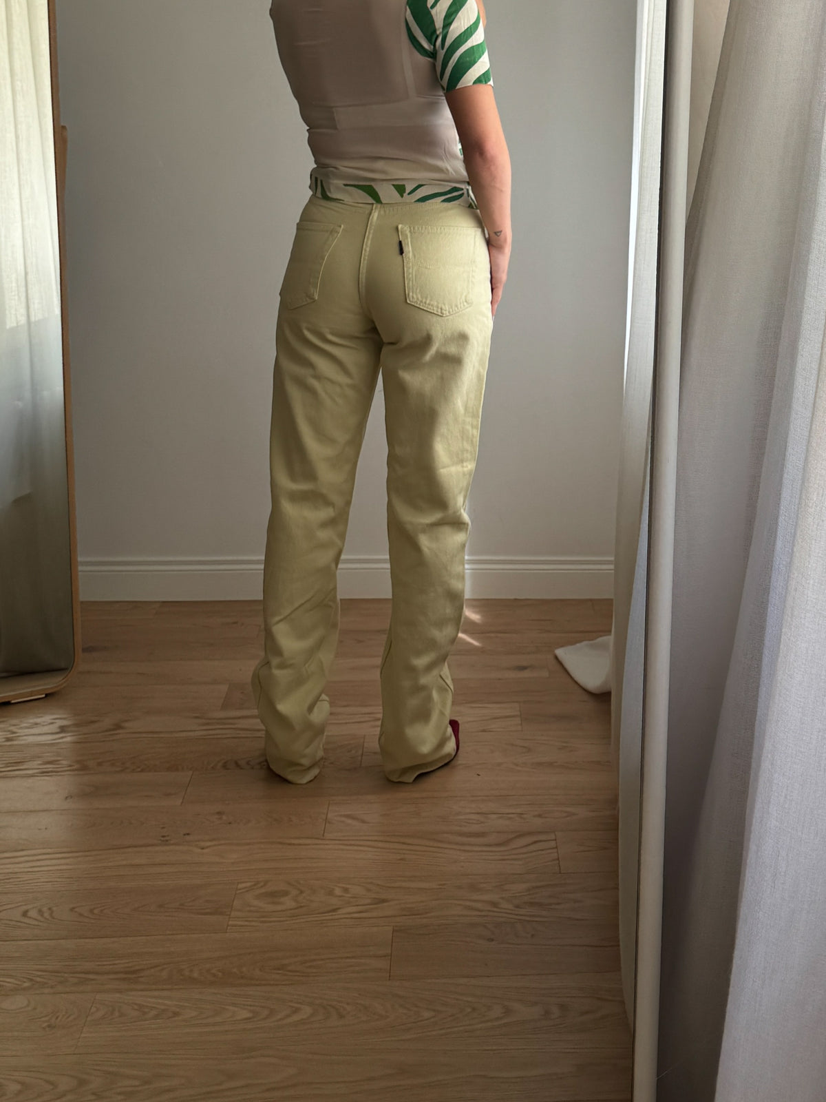Jeans Valentino color giallo burro