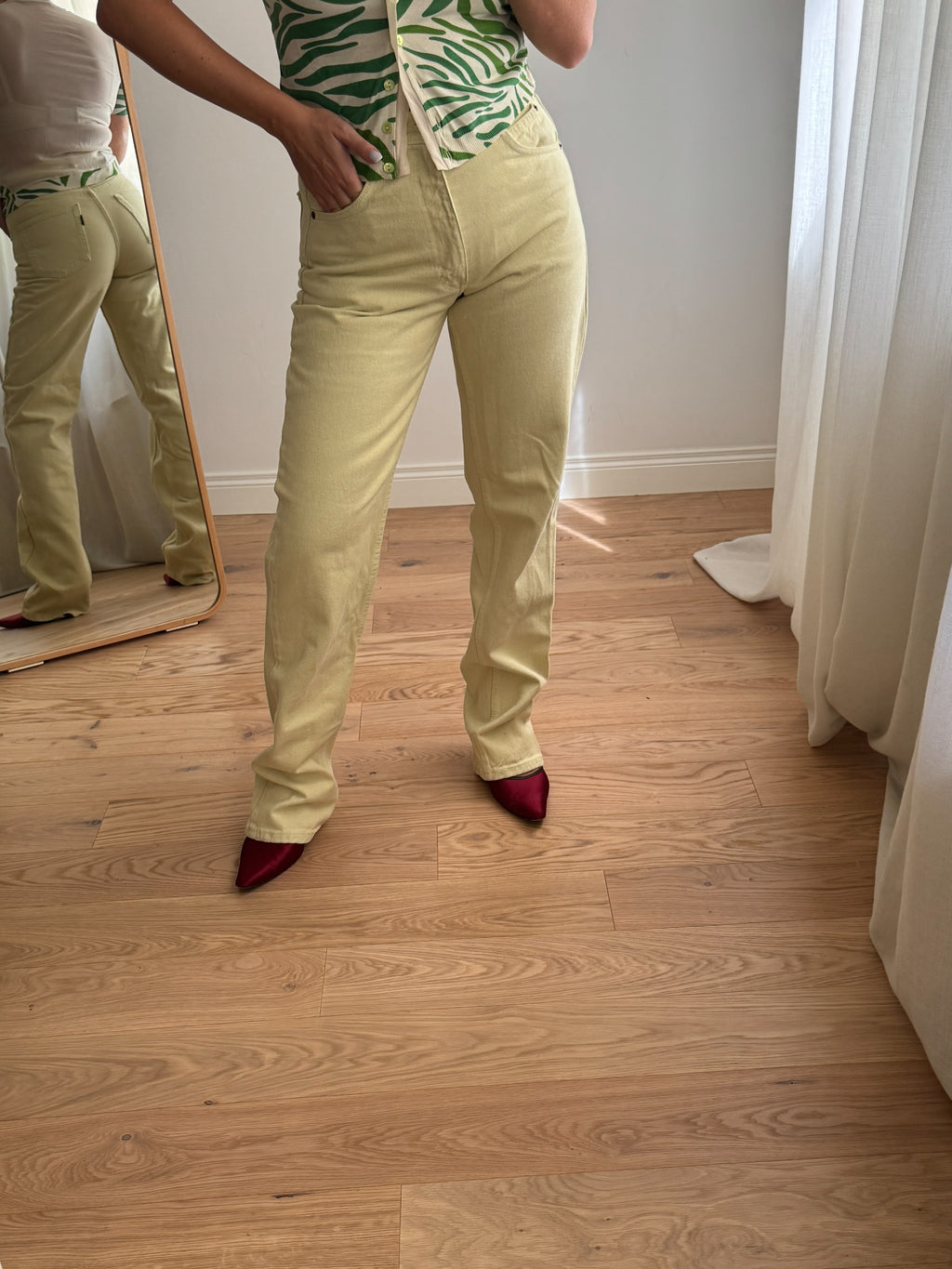 Jeans Valentino color giallo burro