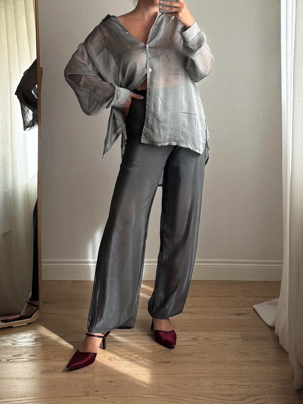 Camicia grigia effetto stropicciato