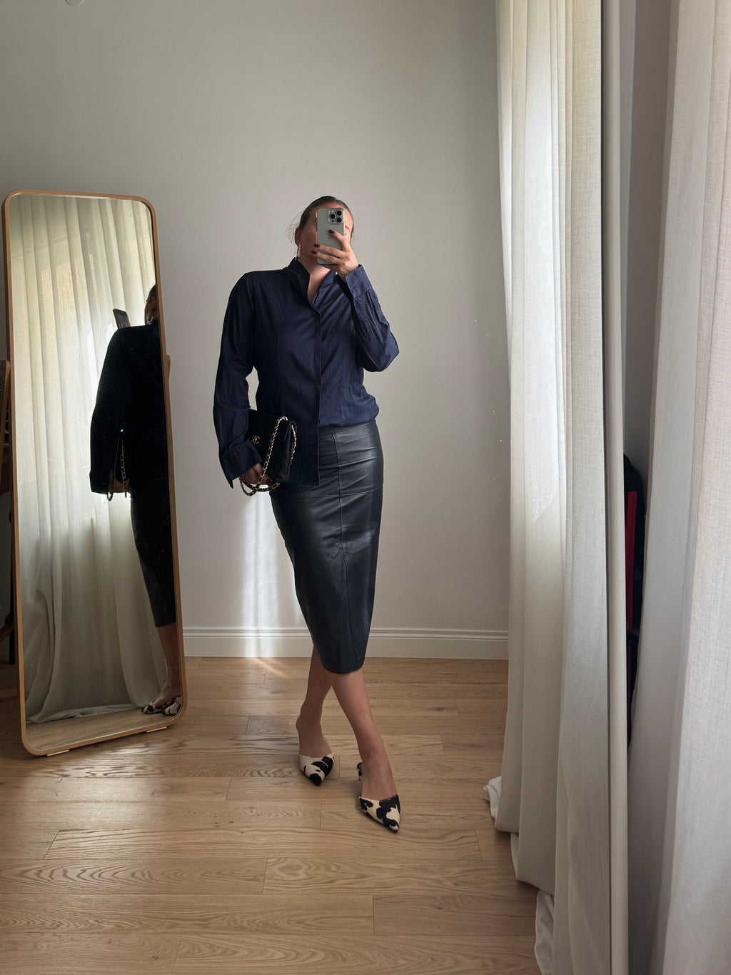 Gonna midi blu navy in vera pelle
