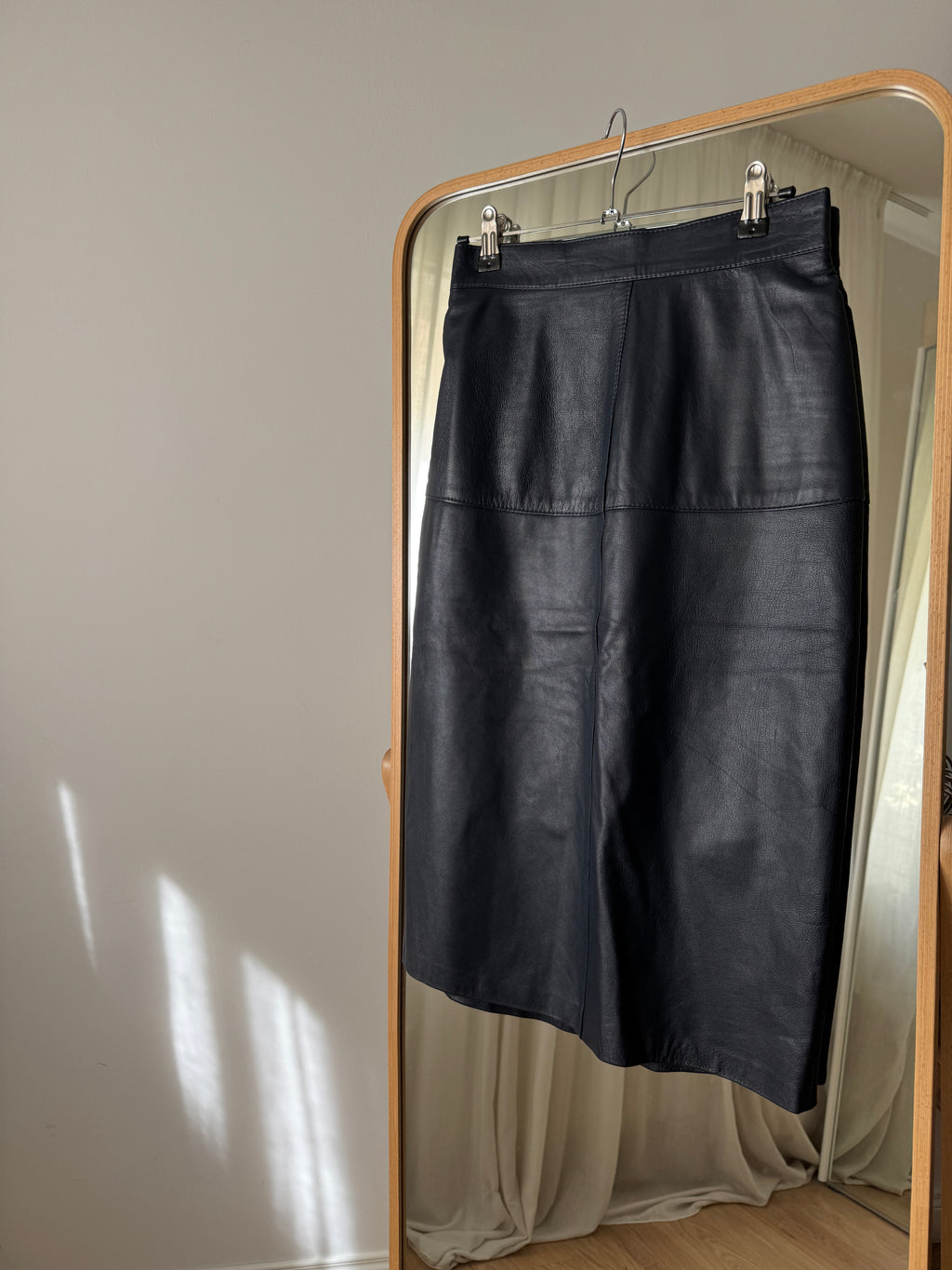 Gonna midi blu navy in vera pelle