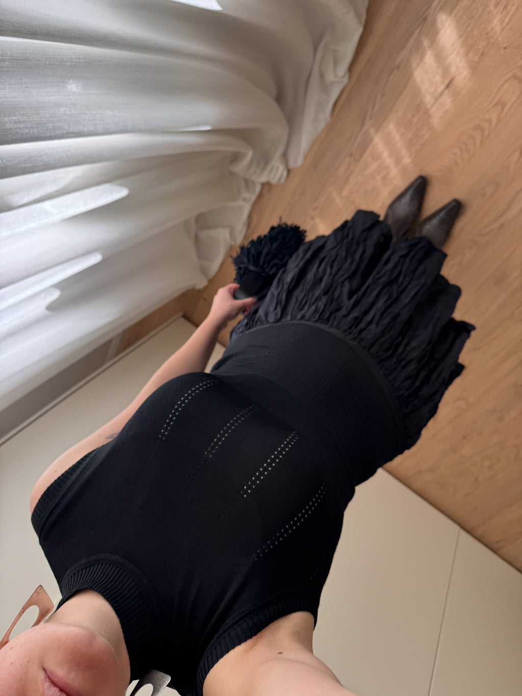 Top nero in maglia di viscosa
