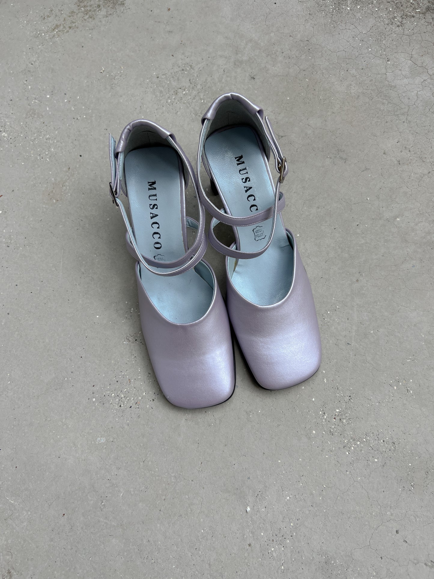 Genuine leather lilac slingback