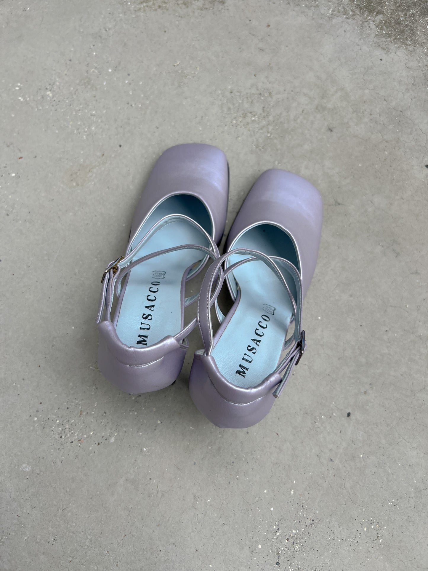 Genuine leather lilac slingback