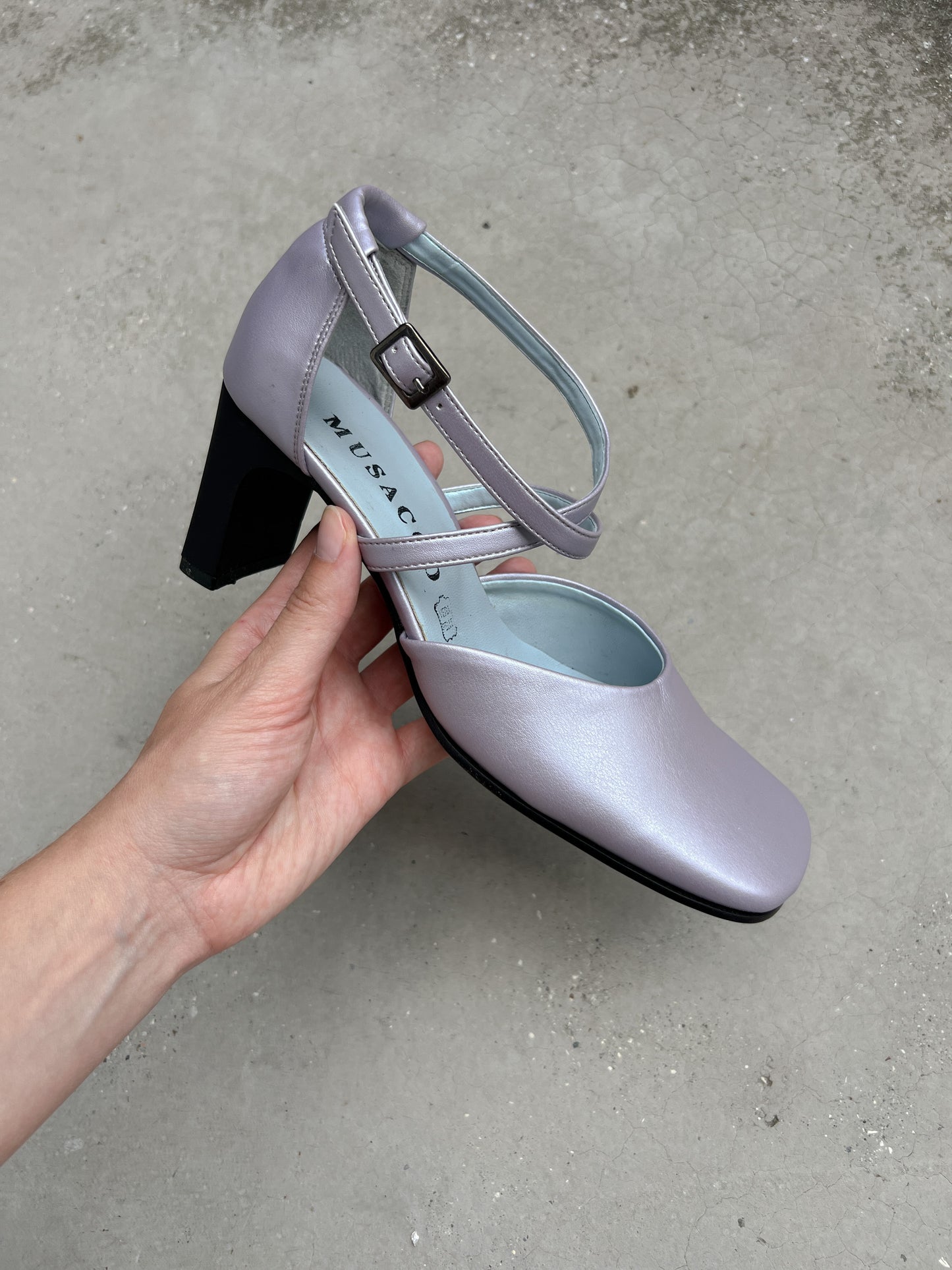 Genuine leather lilac slingback