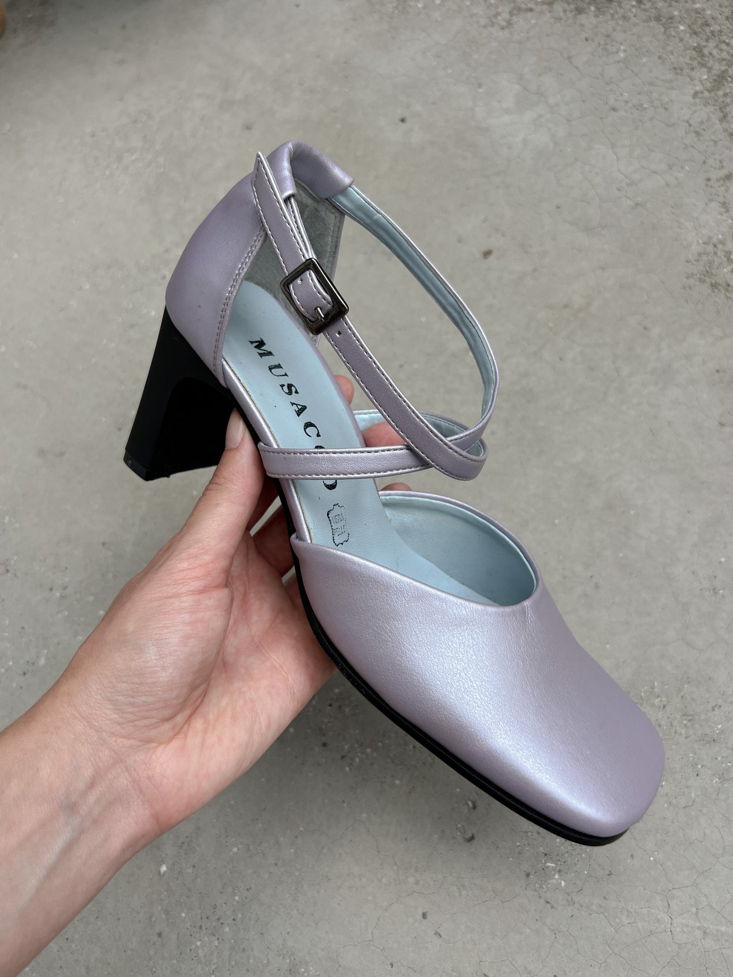 Genuine leather lilac slingback