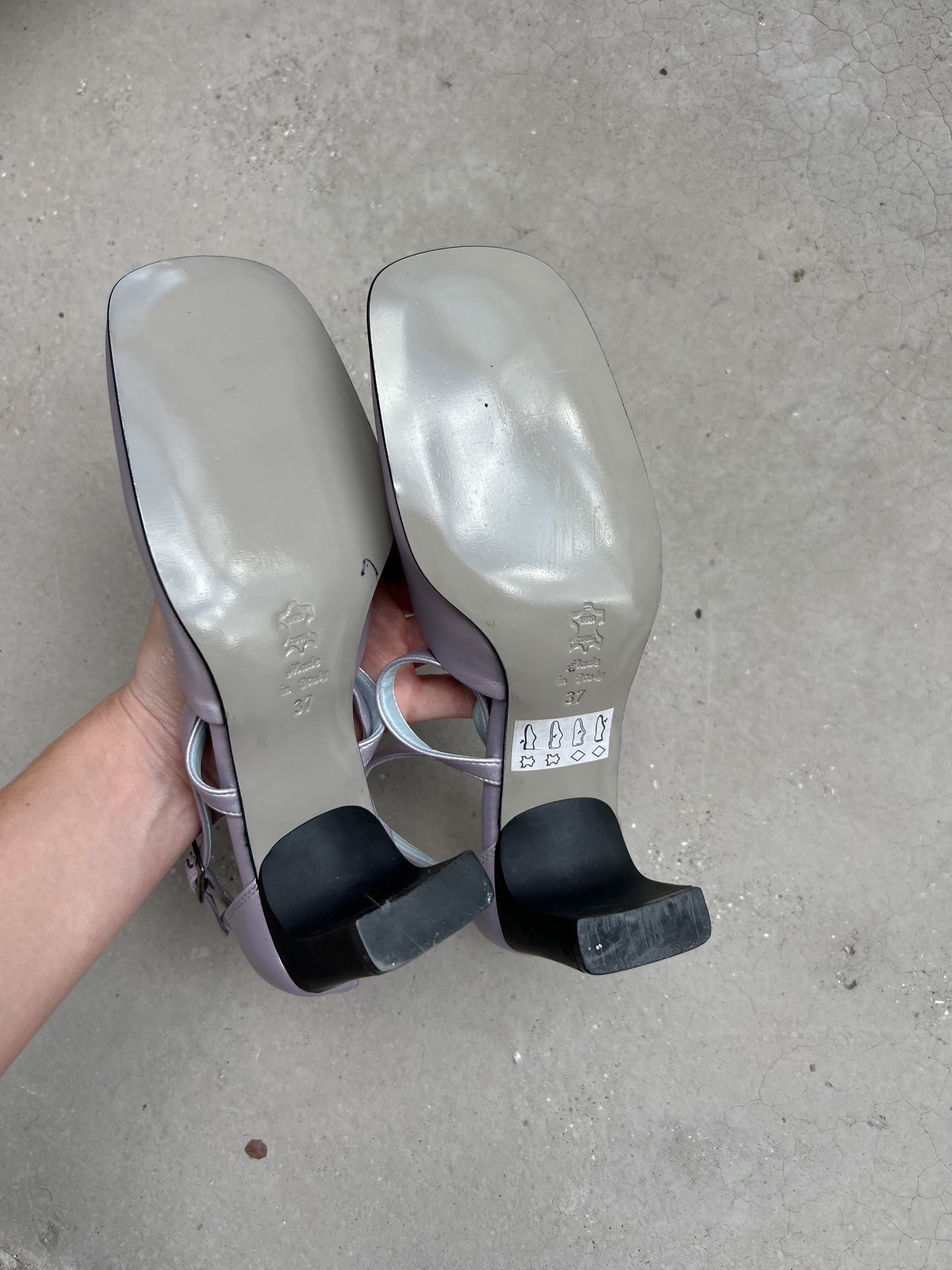 Genuine leather lilac slingback