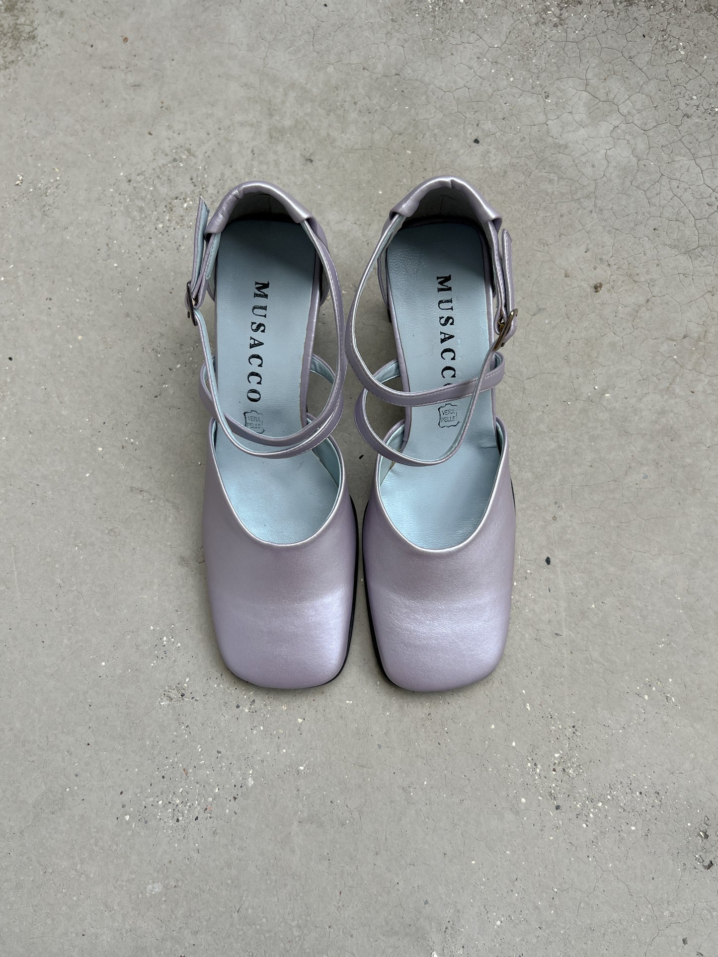 Genuine leather lilac slingback