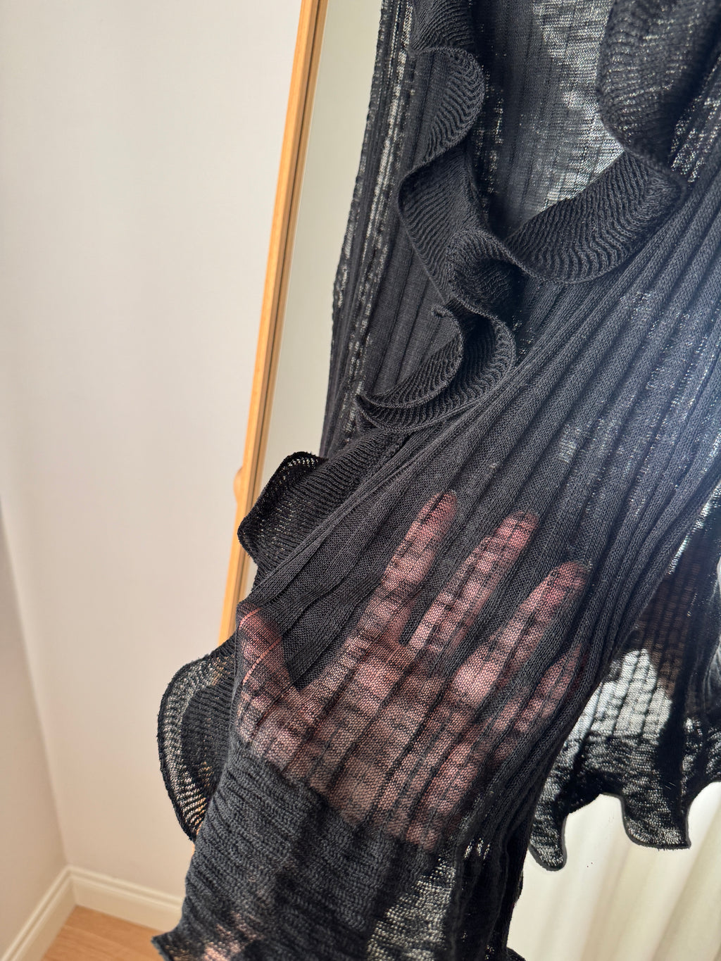 Top in viscosa con rouches - Nero