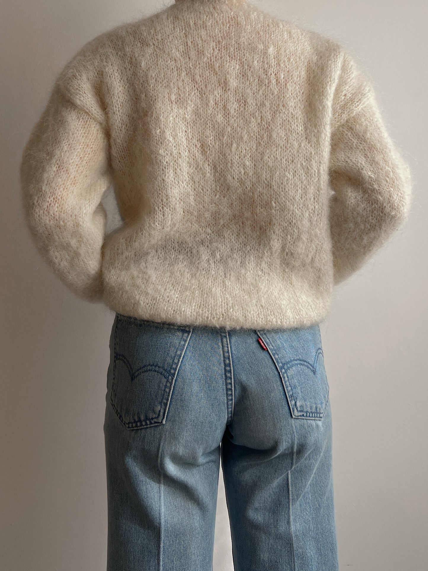 Mohair embroidered butter pull