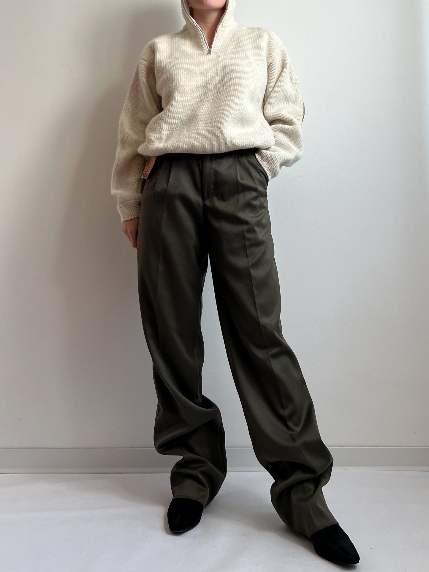 Tailored pleated olive pants