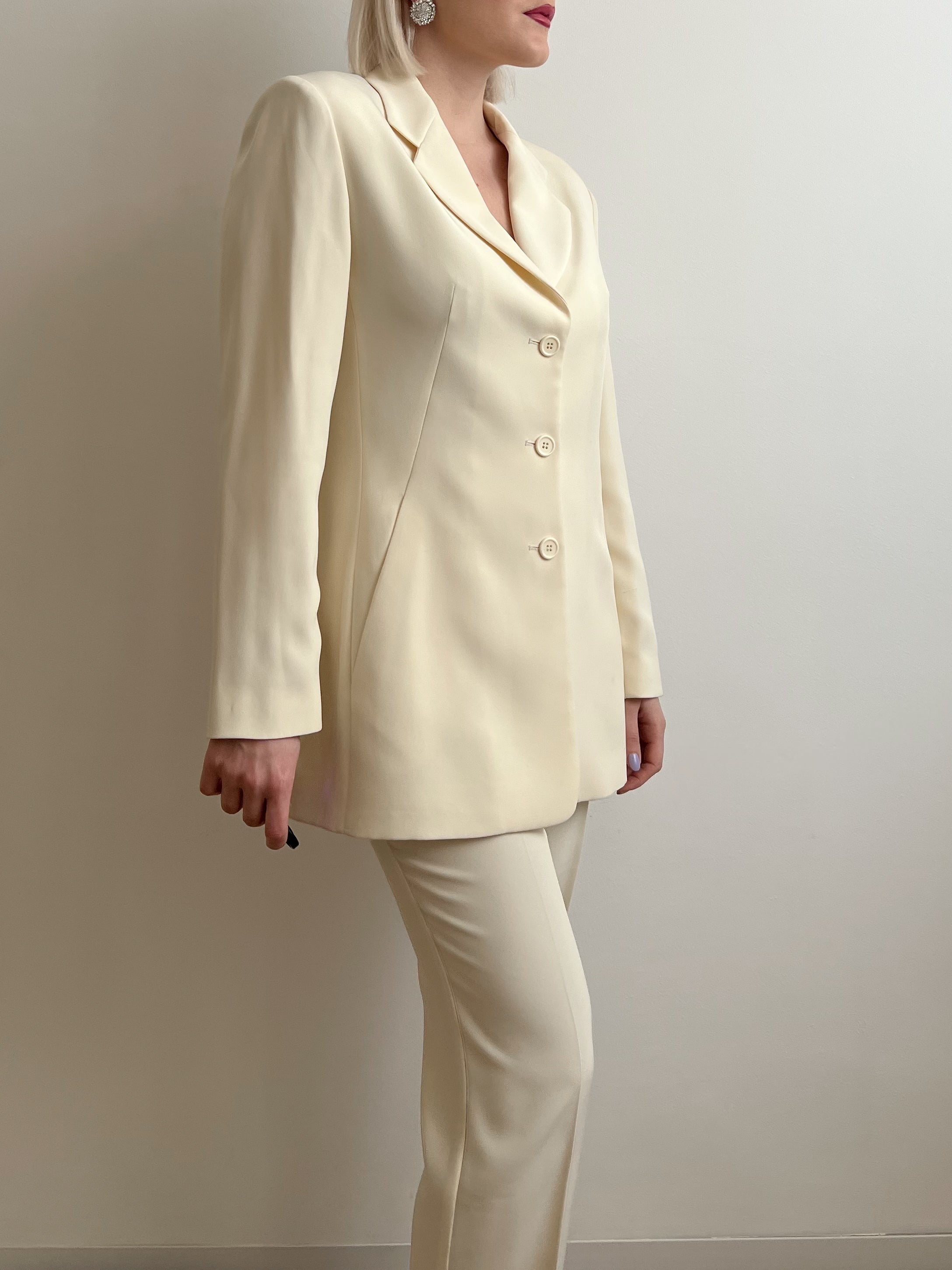 Completo color crema