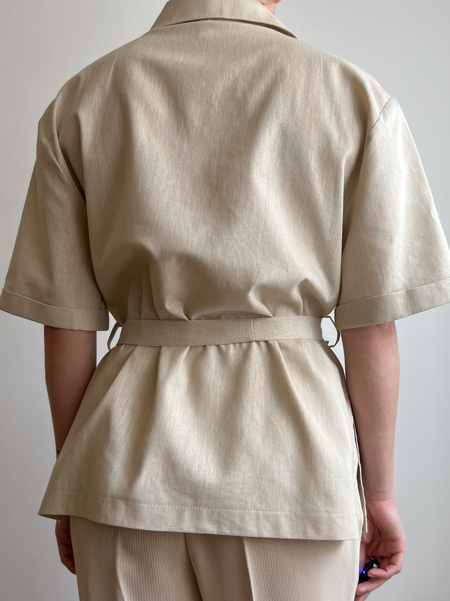 Blusa beige in cotone e lino