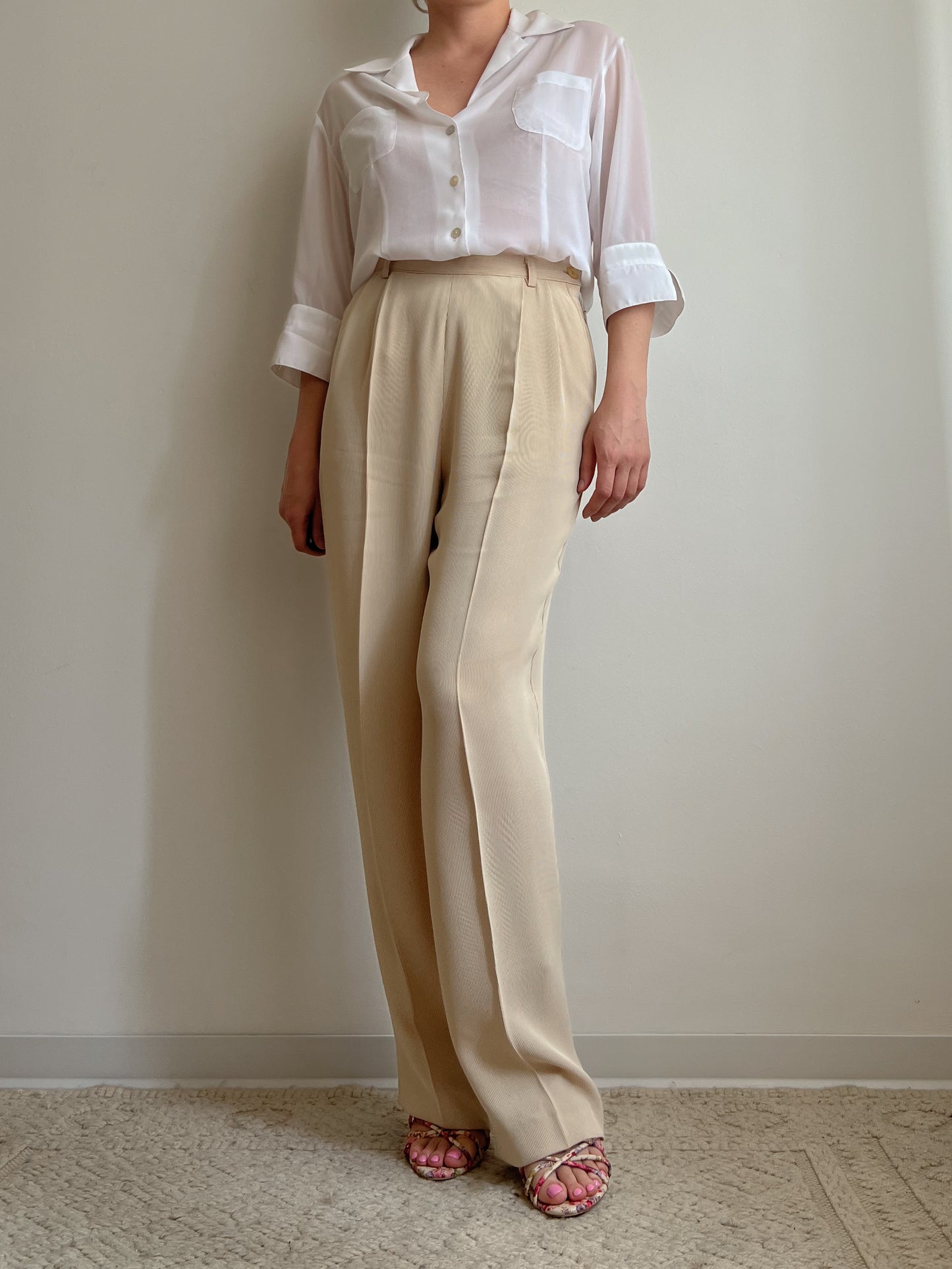 Pantaloni beige con pinces