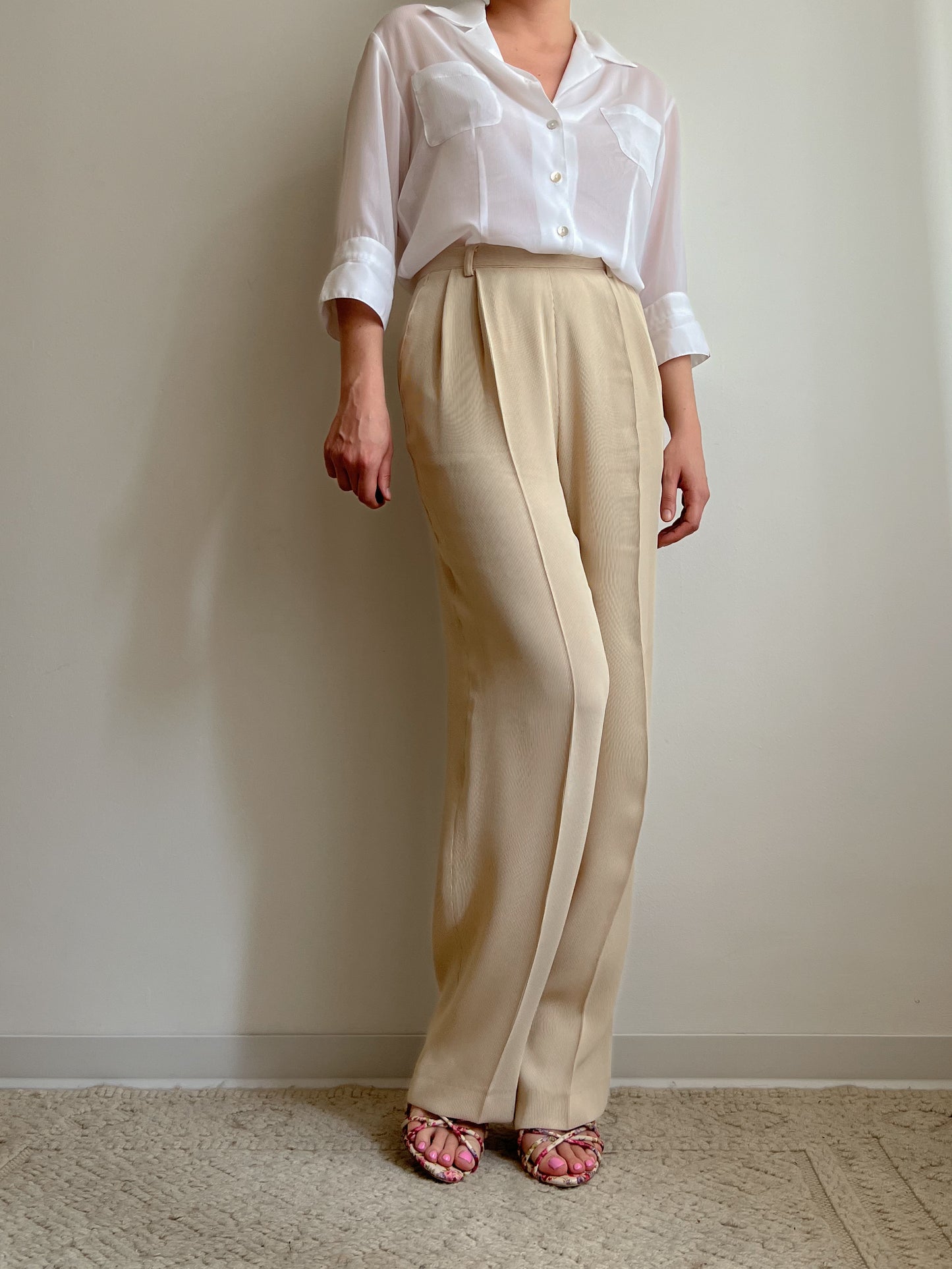 Pantaloni beige con pinces