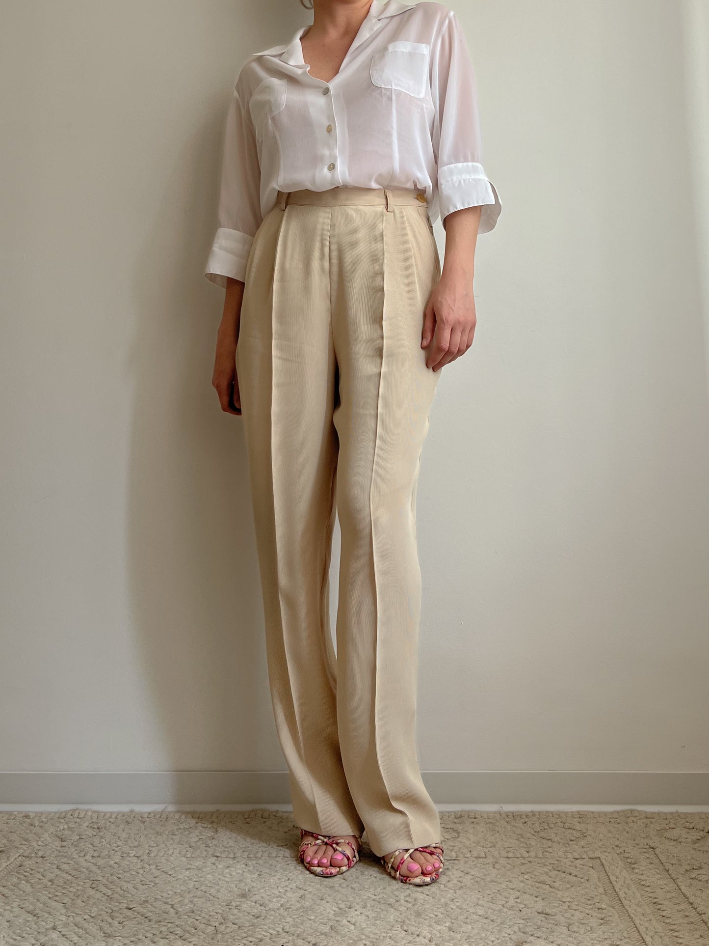 Pantaloni beige con pinces