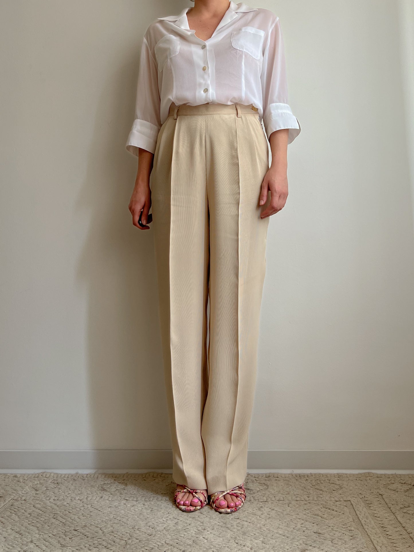 Pantaloni beige con pinces