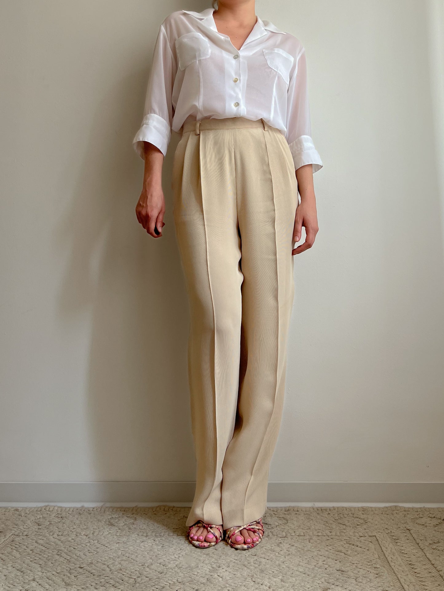 Pantaloni beige con pinces