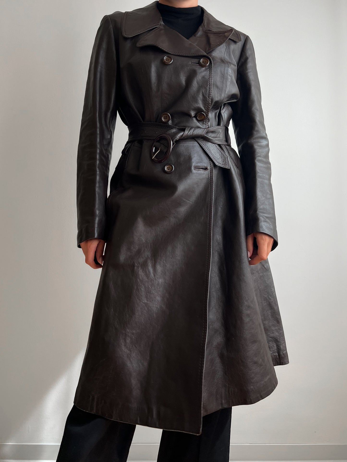 Trench in pelle marrone