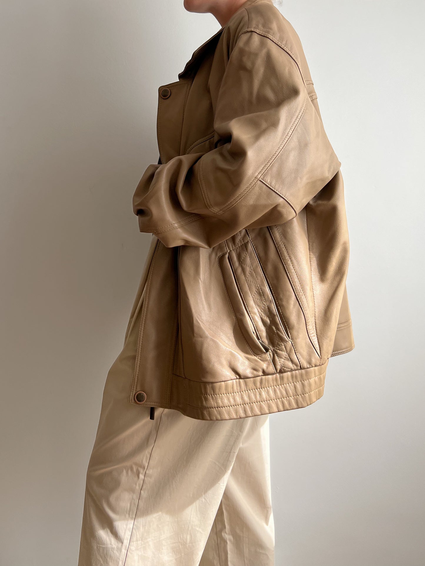 Bomber in pelle beige