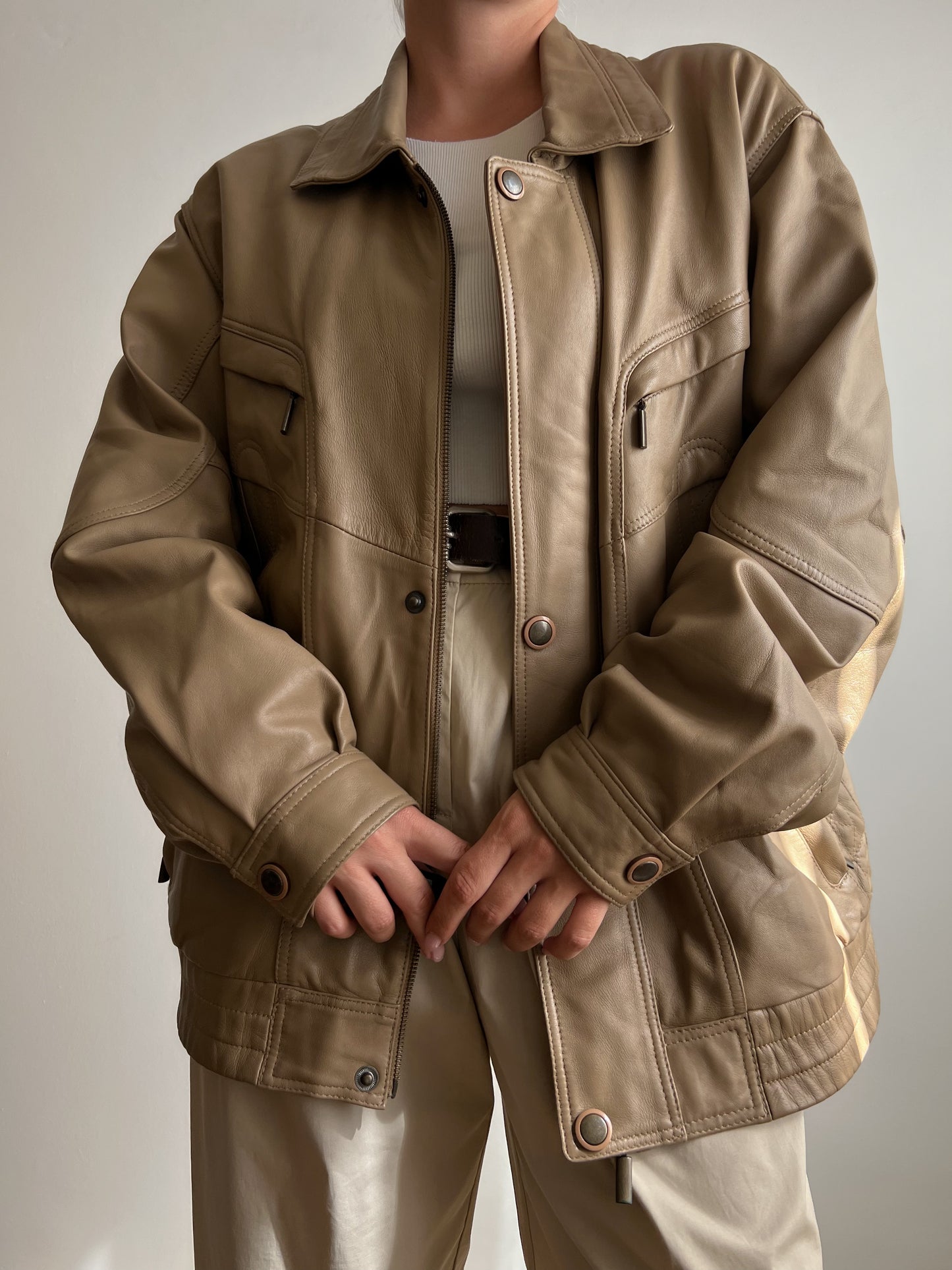 Bomber in pelle beige