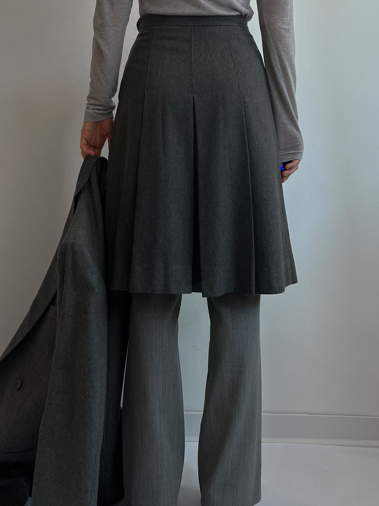 Pure wool pleated grey midi skirt