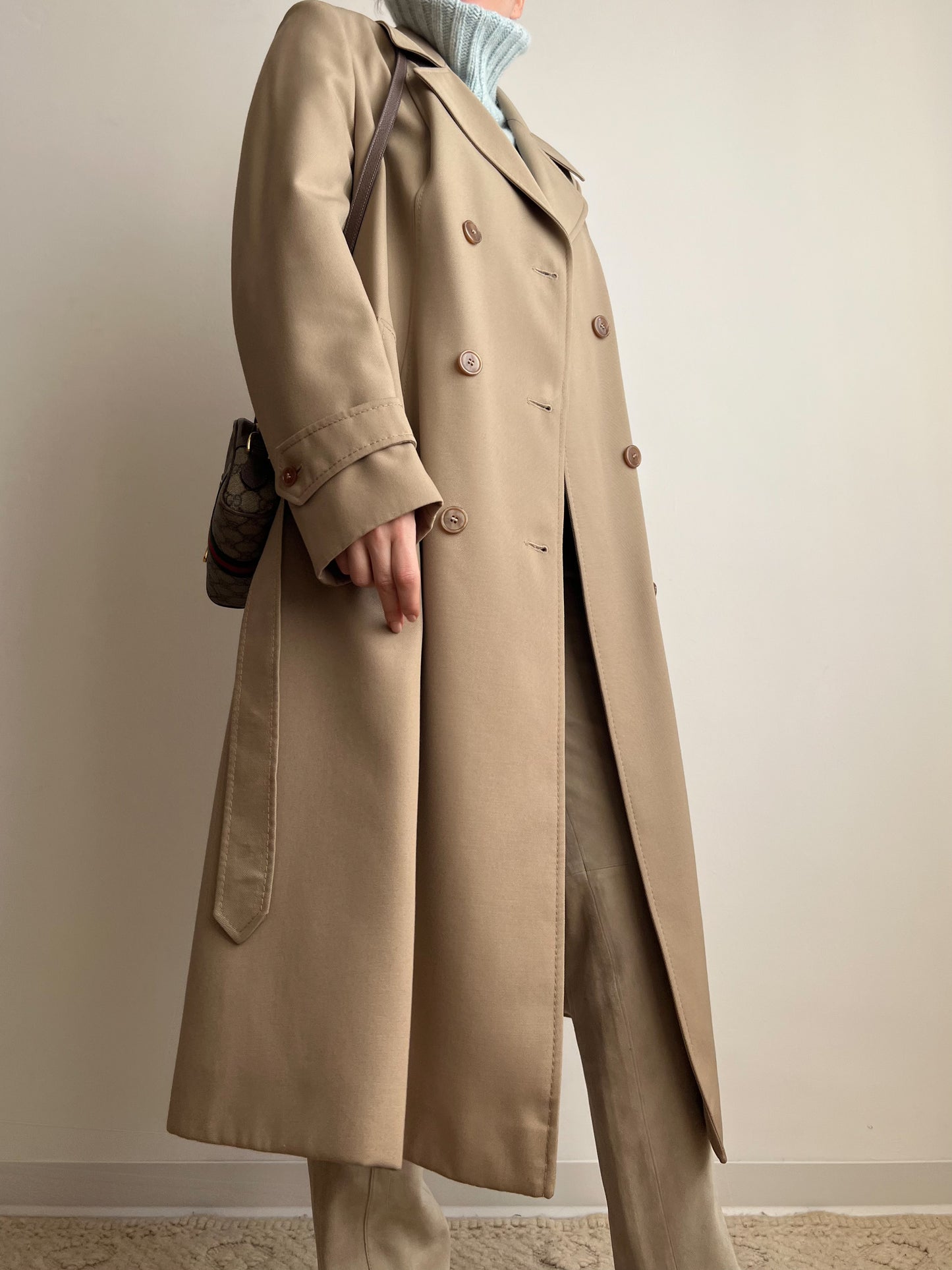 Trench beige doppiopetto