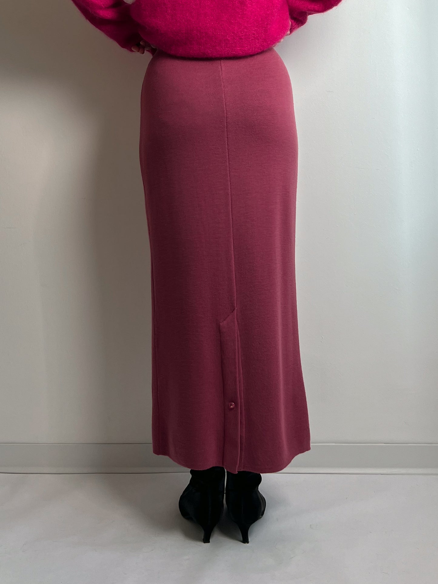 Pure virgin wool pink midi skirt