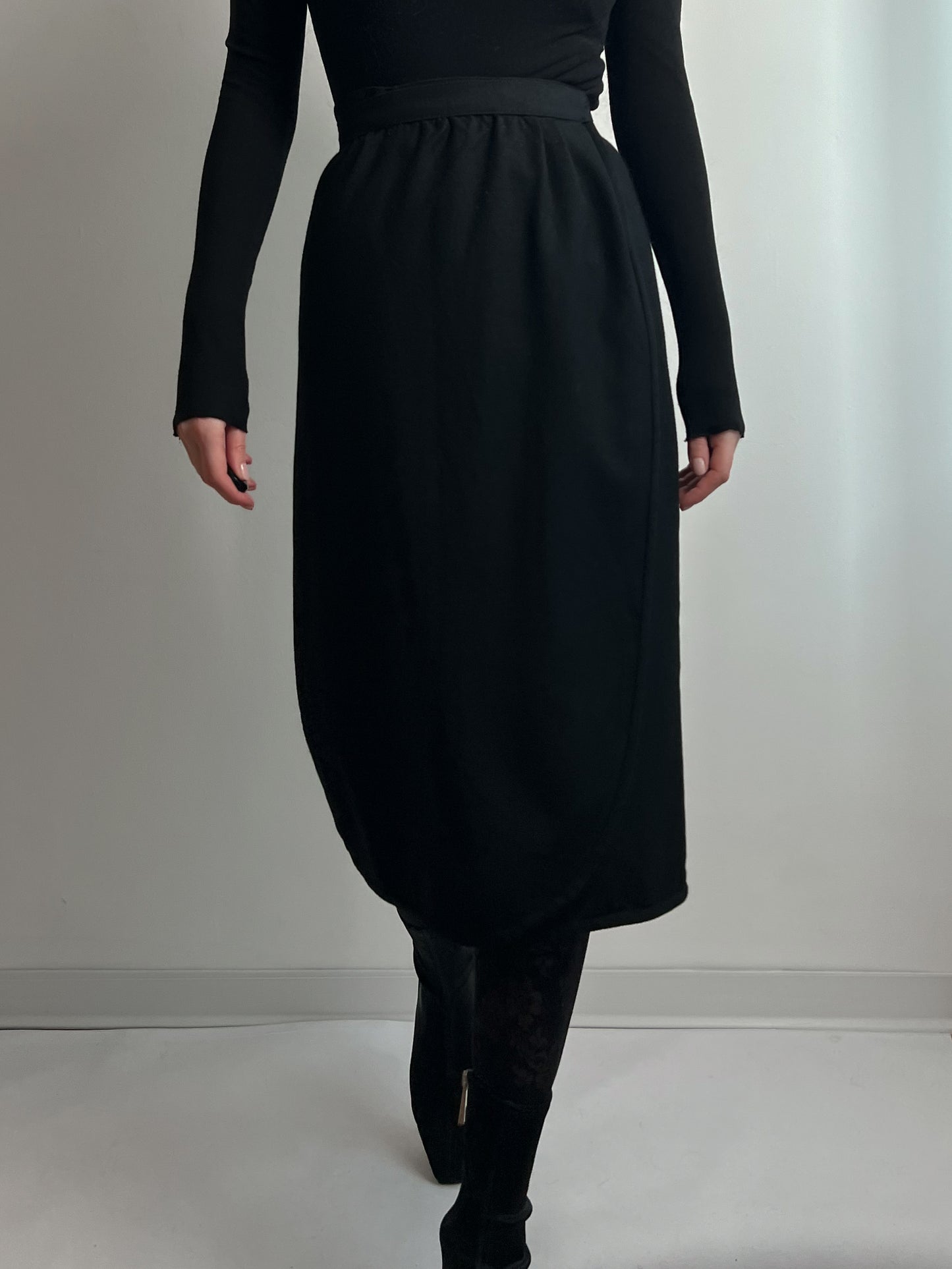 Pure wool black midi skirt