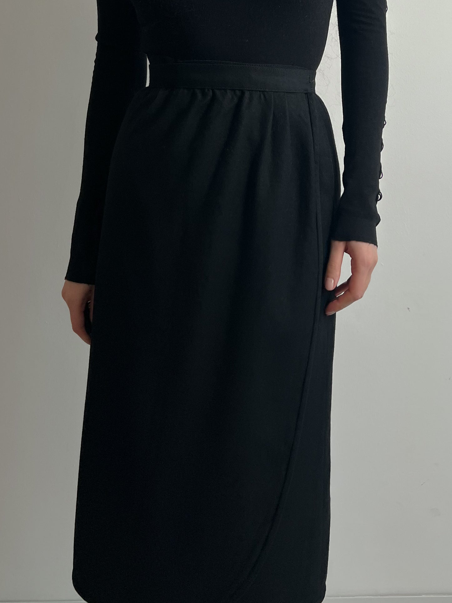 Pure wool black midi skirt