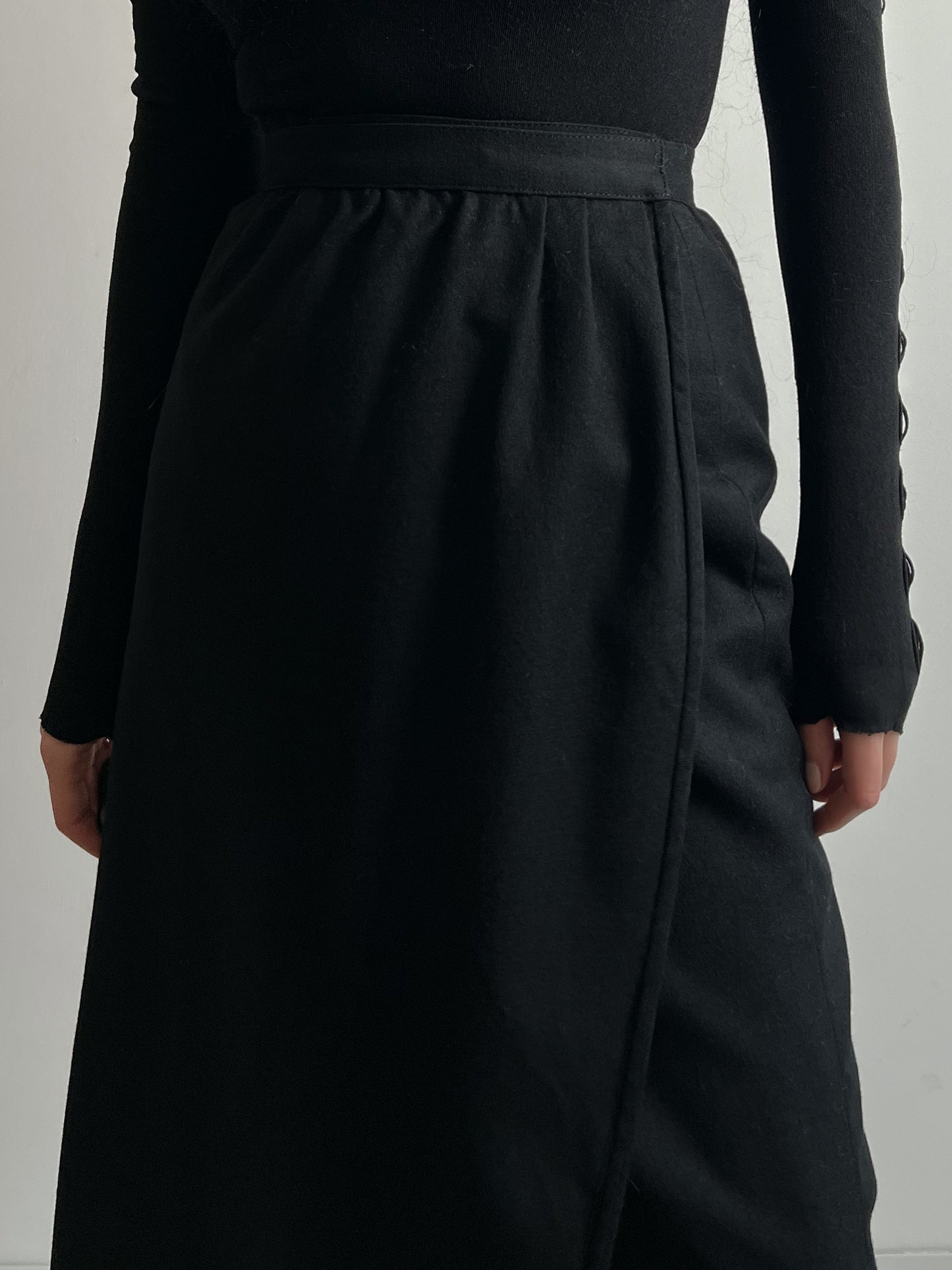 Pure wool black midi skirt