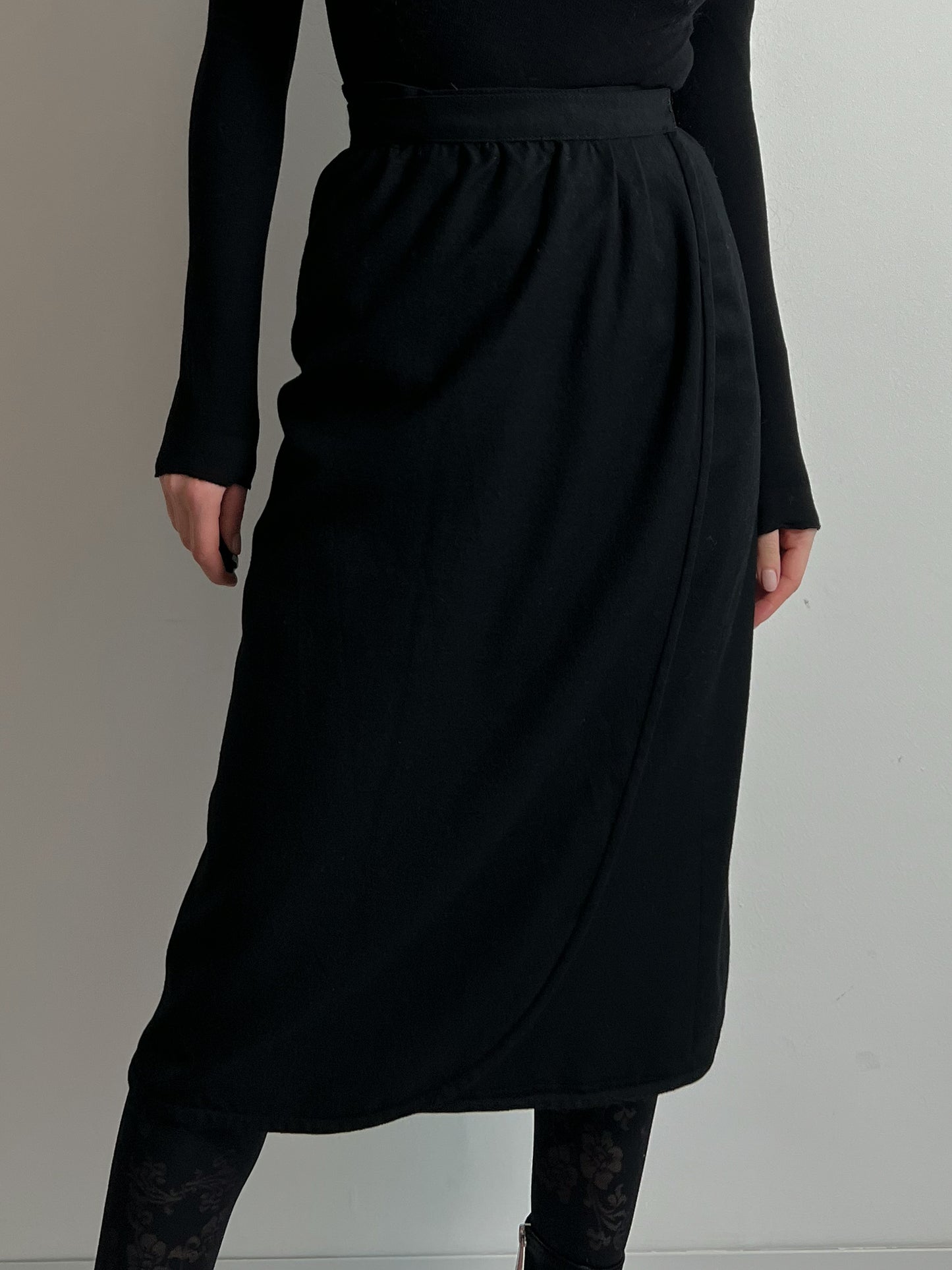 Pure wool black midi skirt