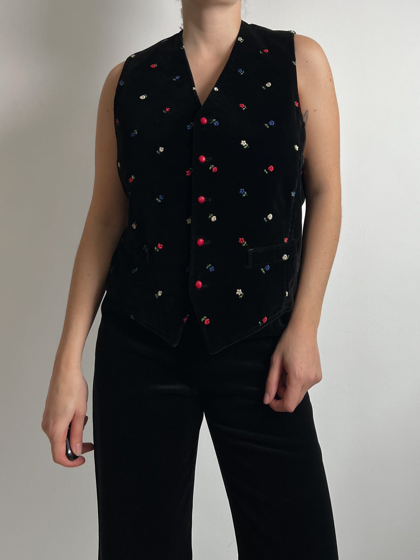 Velvet embroidered black vest