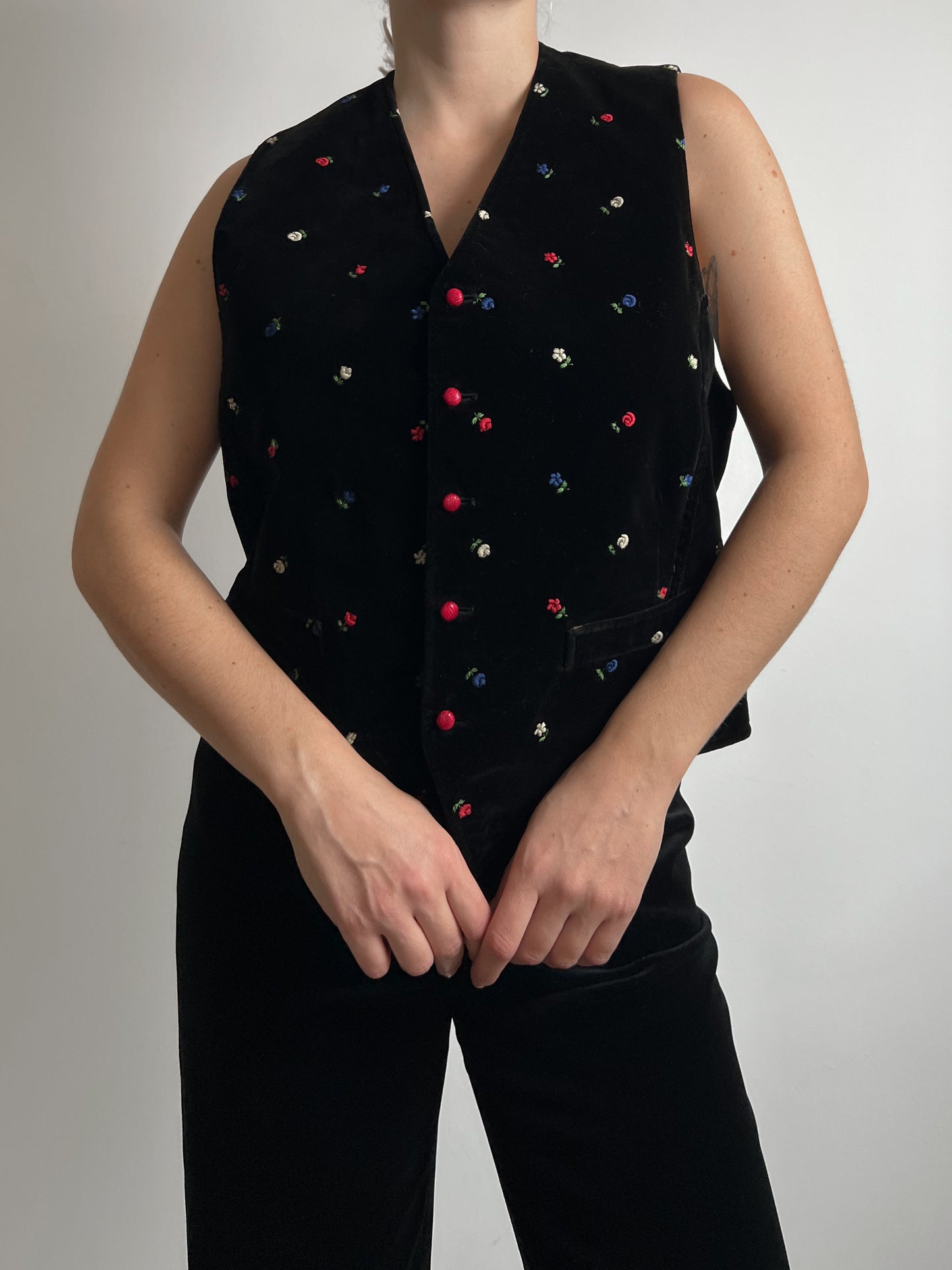 Velvet embroidered black vest