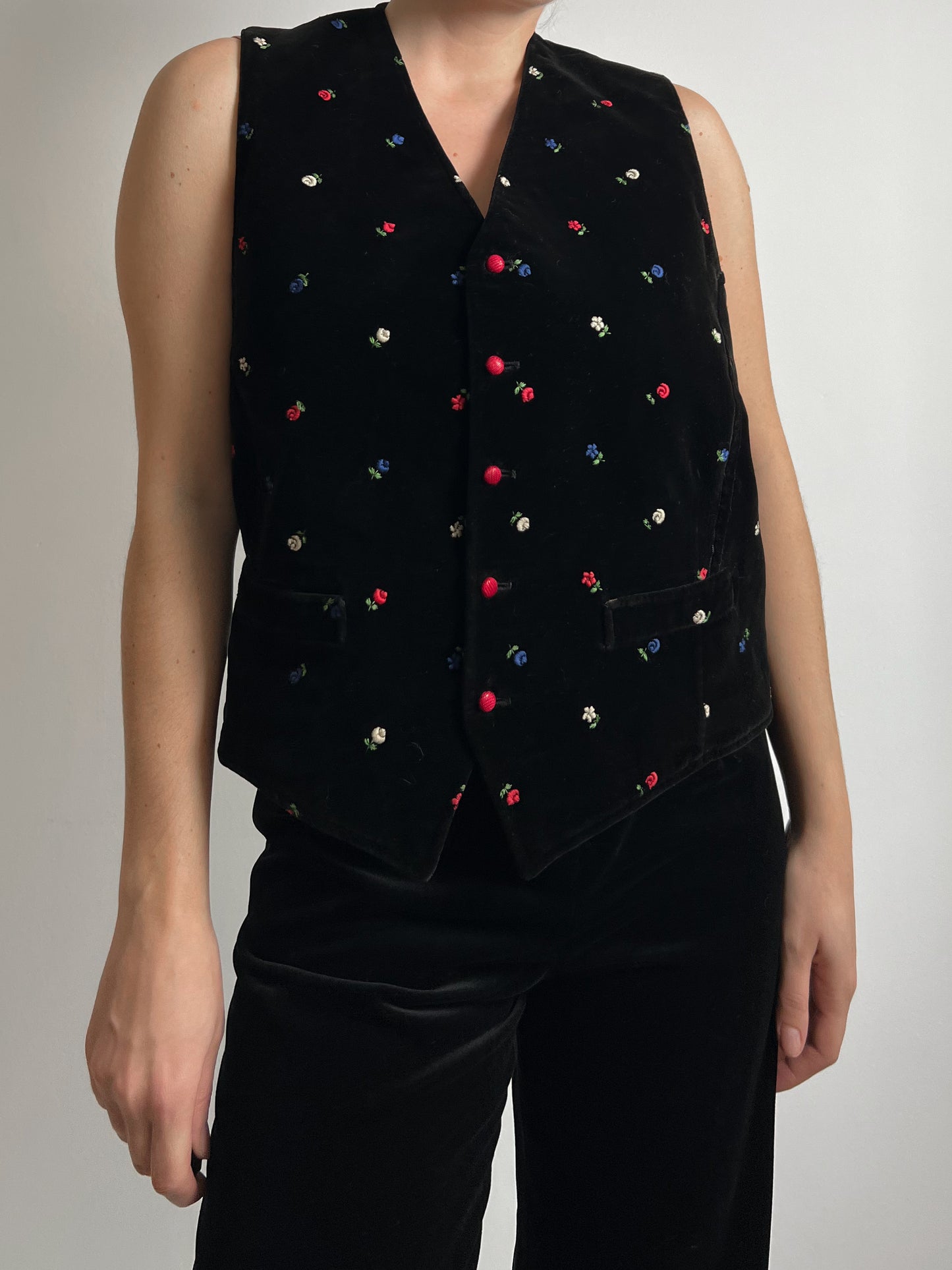 Velvet embroidered black vest