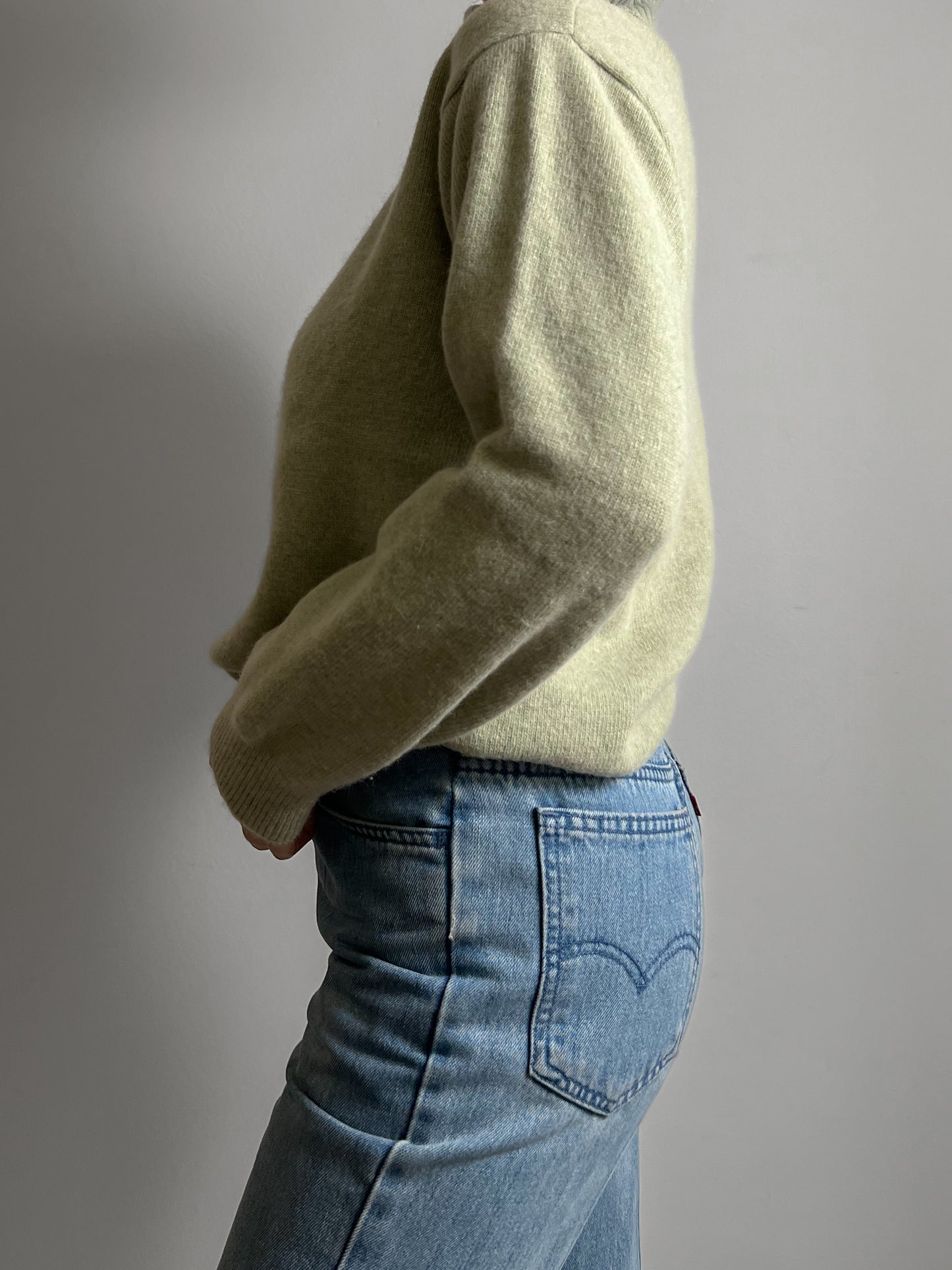 Pure wool green turtleneck pull