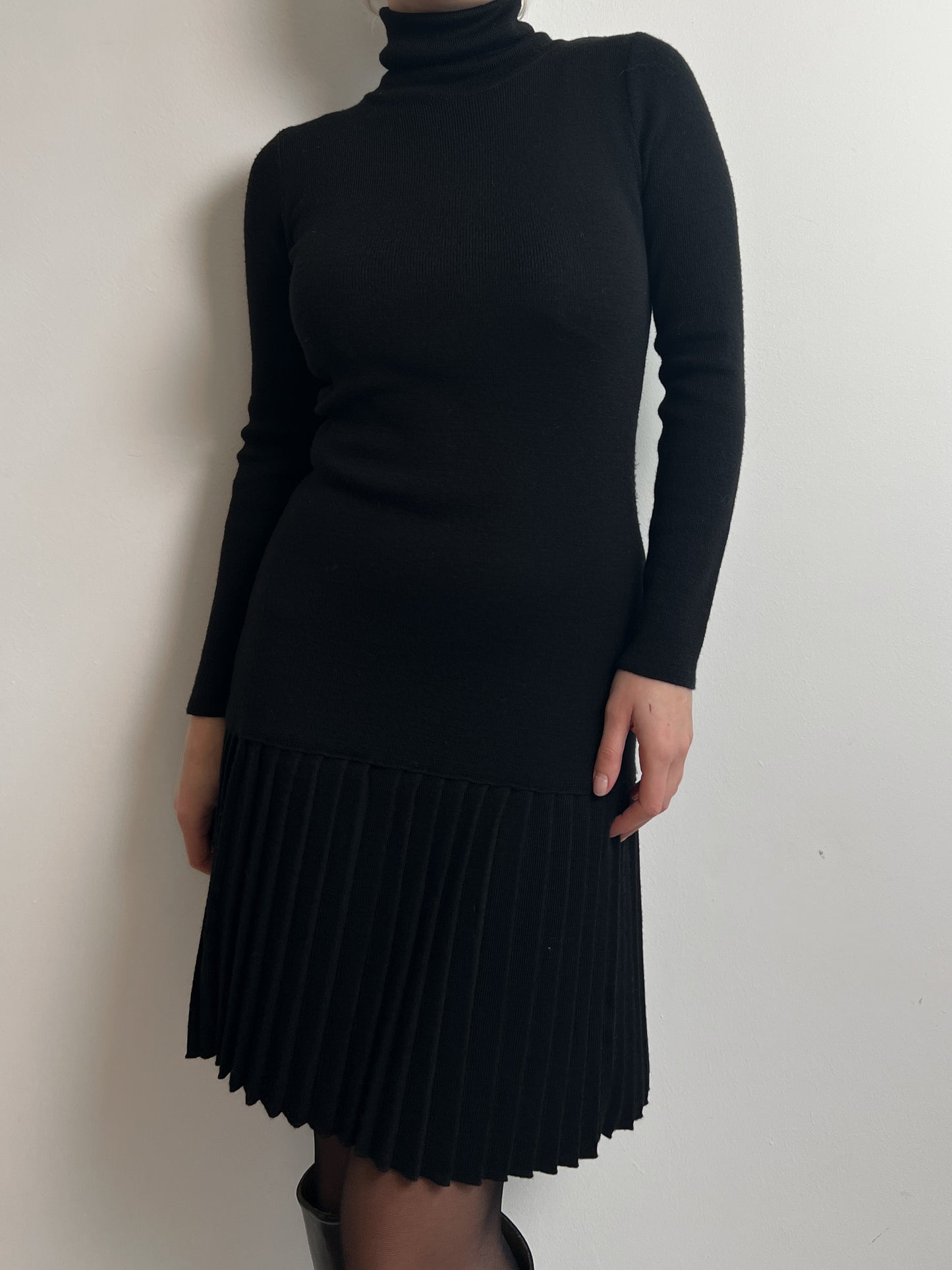 Pure merino wool black dress